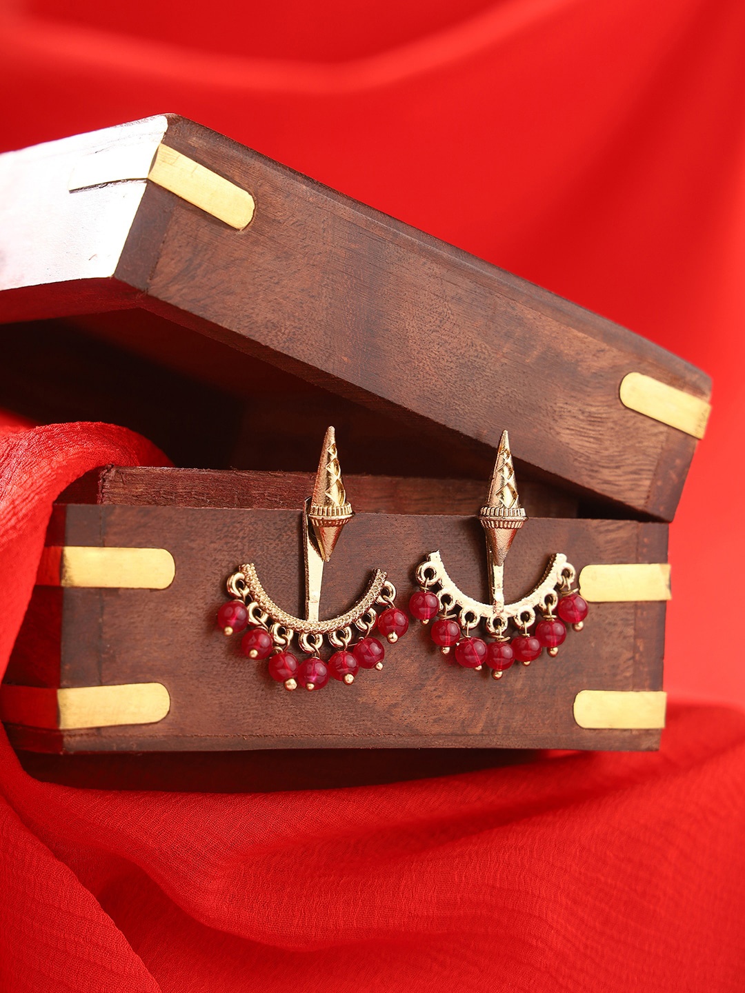 

Priyaasi Gold-Plated Contemporary Chandbalis