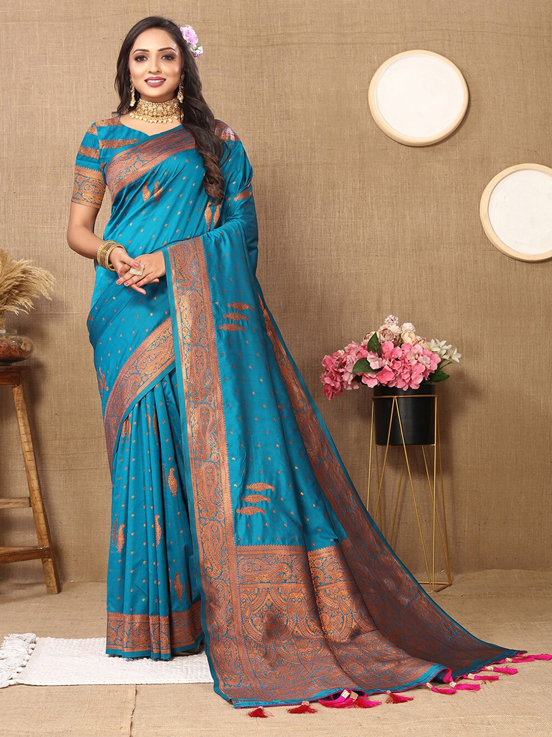 

Lookslady Paisley Zari Pure Silk Kanjeevaram Saree, Turquoise blue