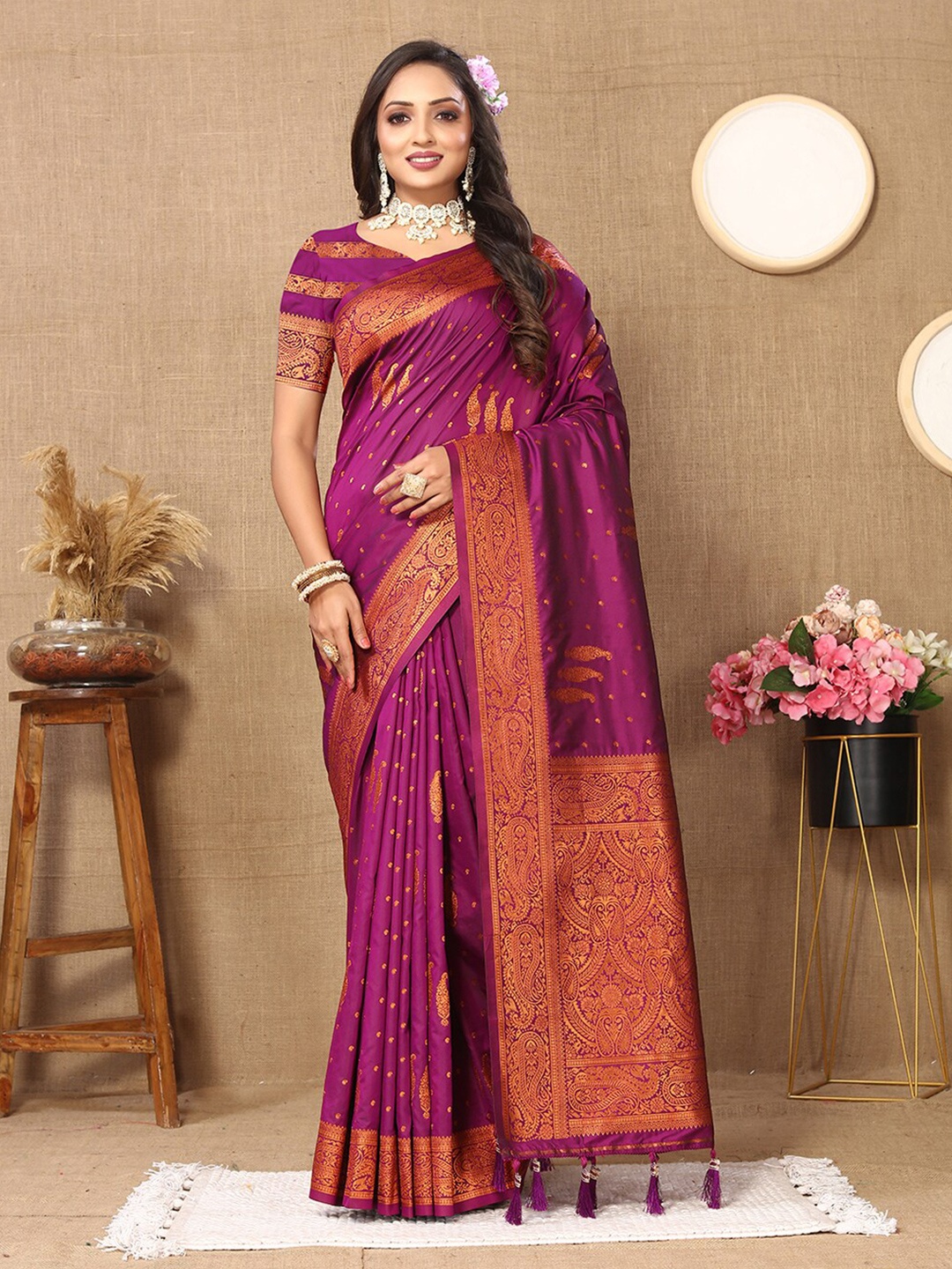 

Lookslady Ethnic Motifs Woven Design Zari Pure Silk Kanjeevaram Saree, Purple