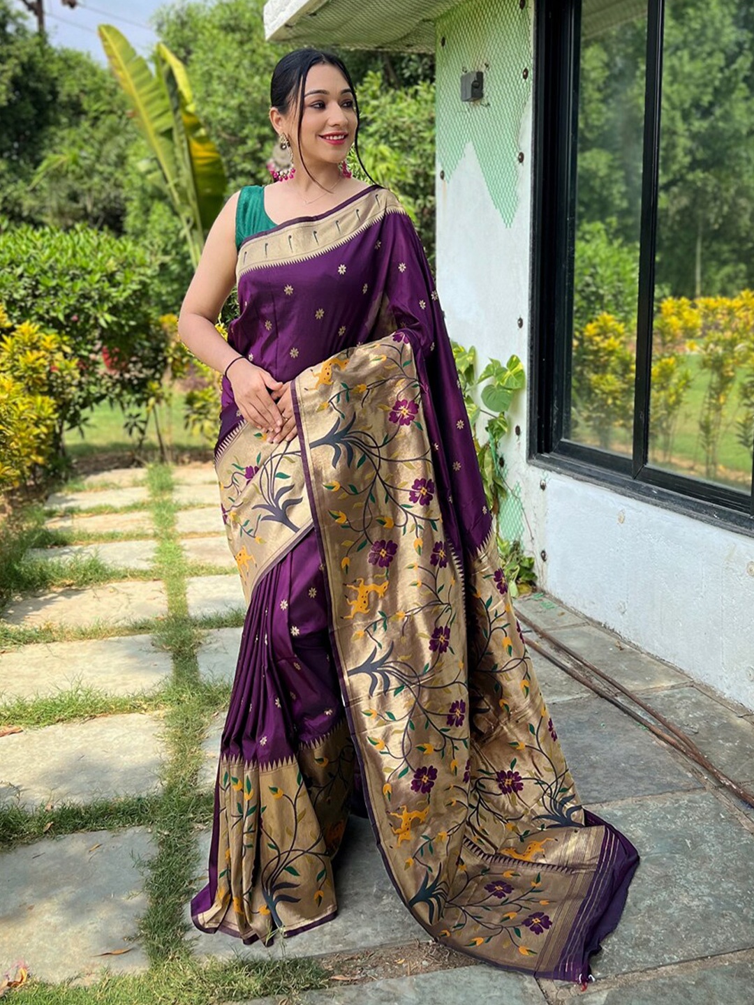 

SGF11 Woven Design Zari Banarasi Saree, Purple