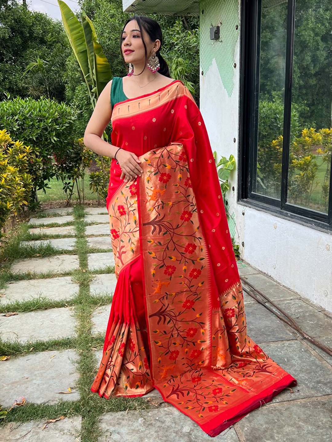 

SGF11 Floral Woven Design Zari Banarasi Saree, Red