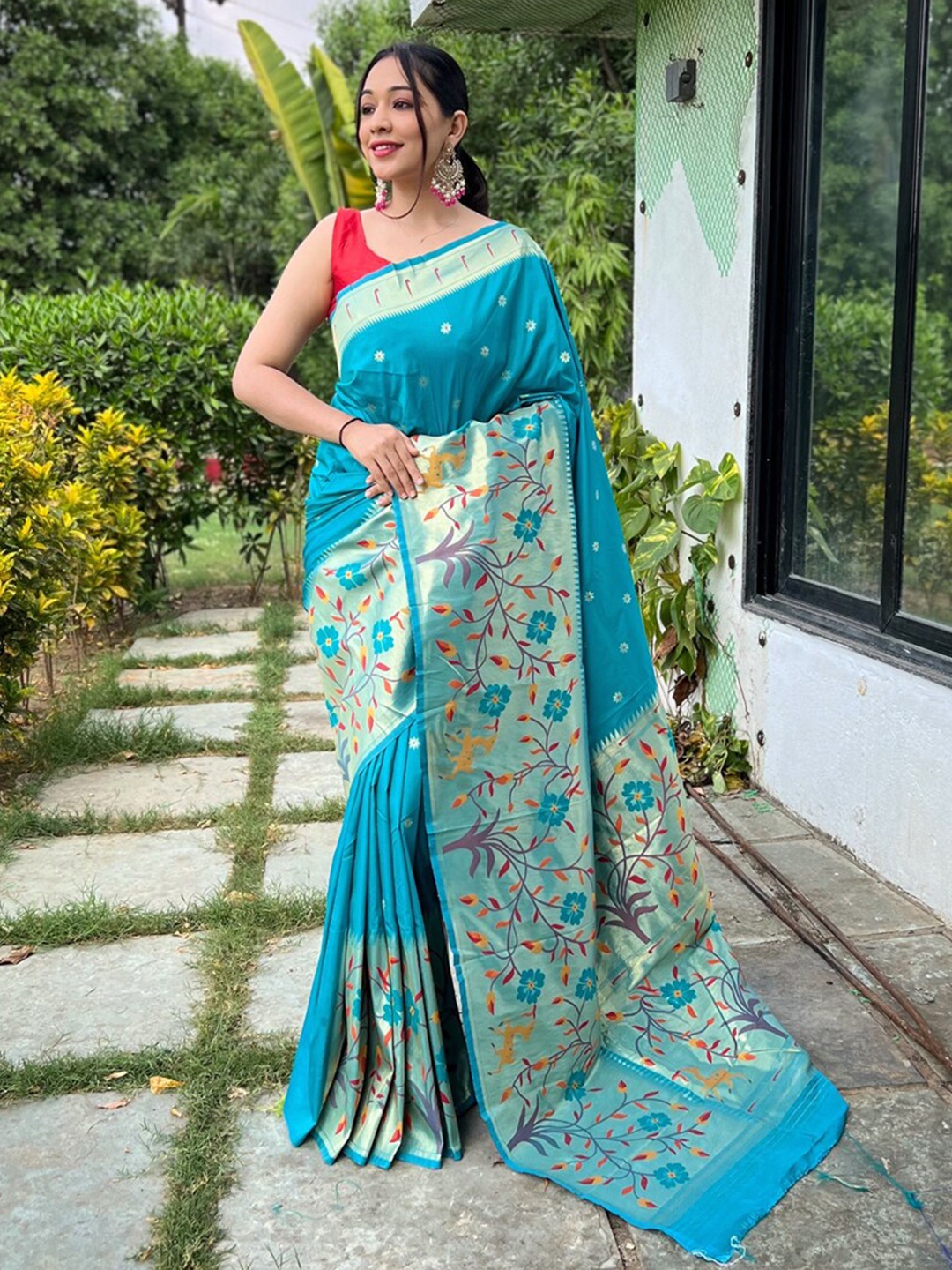 

SGF11 Floral Zari Art Silk Heavy Work Banarasi Saree, Blue