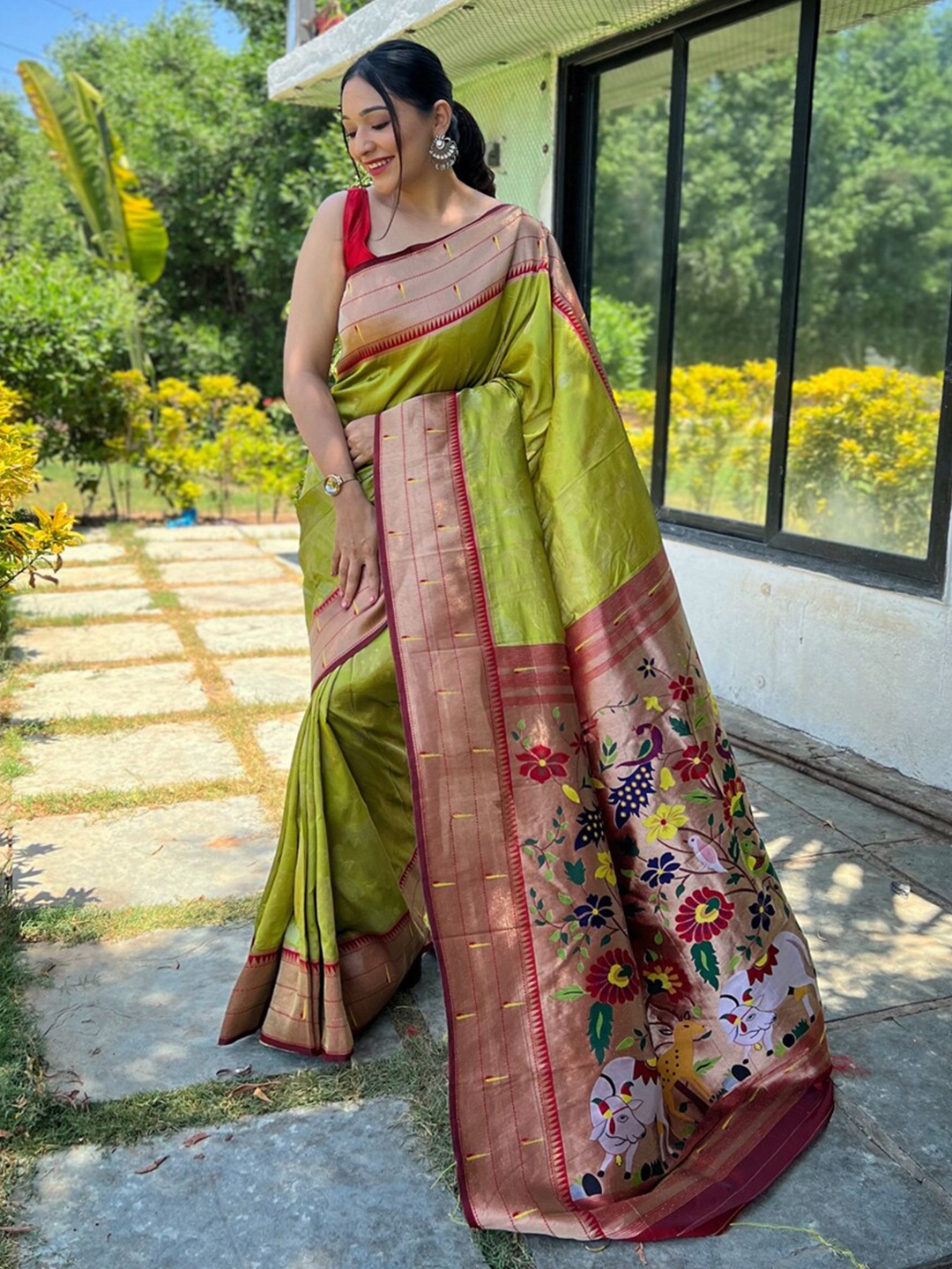 

SGF11 Floral Woven Design Zari Kanjeevaram Saree, Green