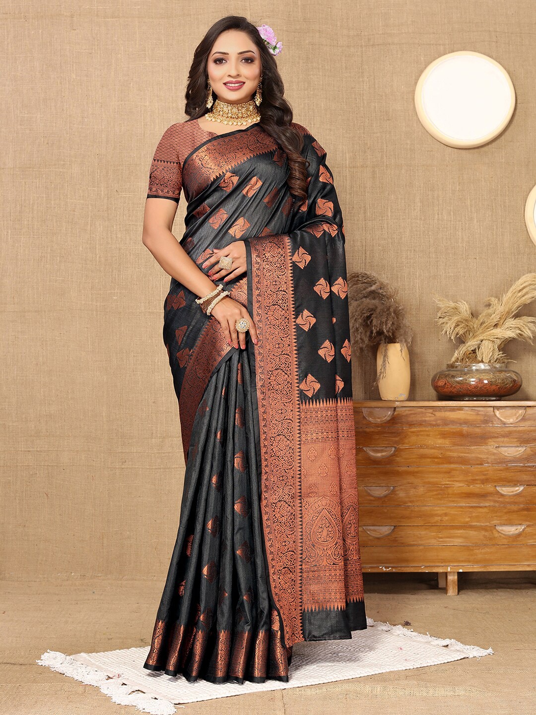 Lookslady Ethnic Motifs Woven Design Zari Chanderi Saree, Black
