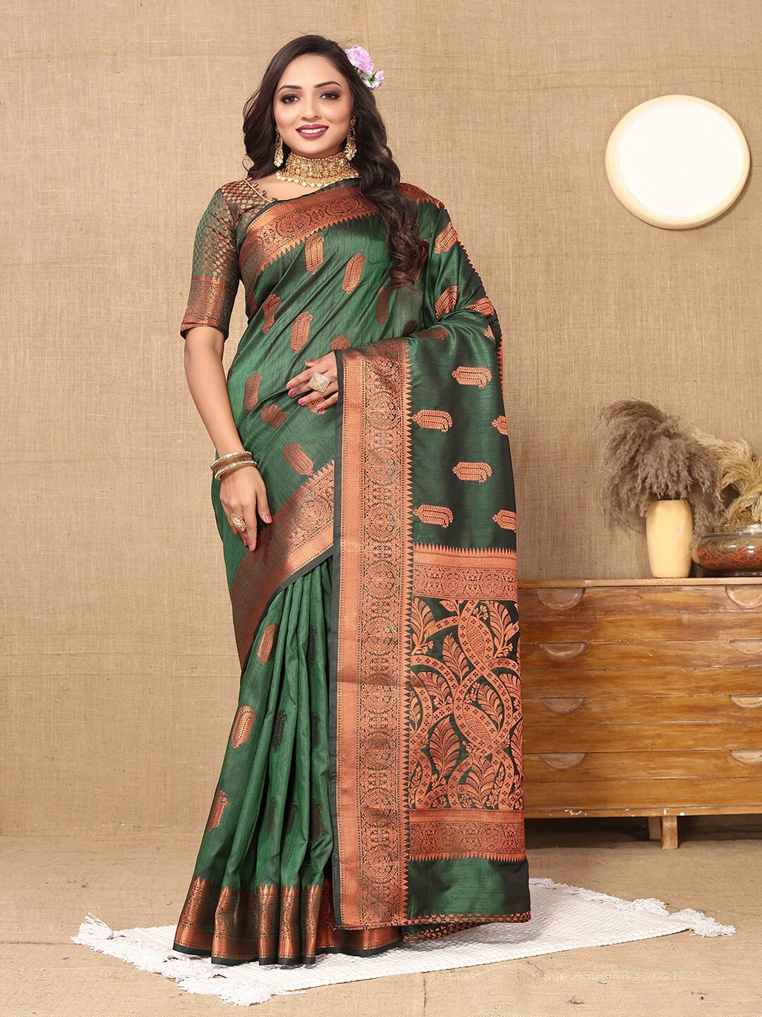 Lookslady Ethnic Motifs Woven Design Zari Chanderi Saree, Green