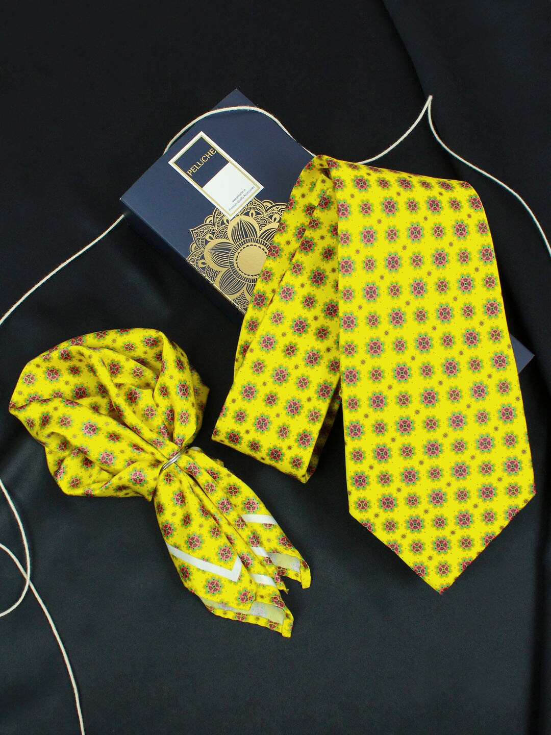 

Peluche Sunset Men Printed Tie & Pocket Square Accessories Gift Set, Yellow