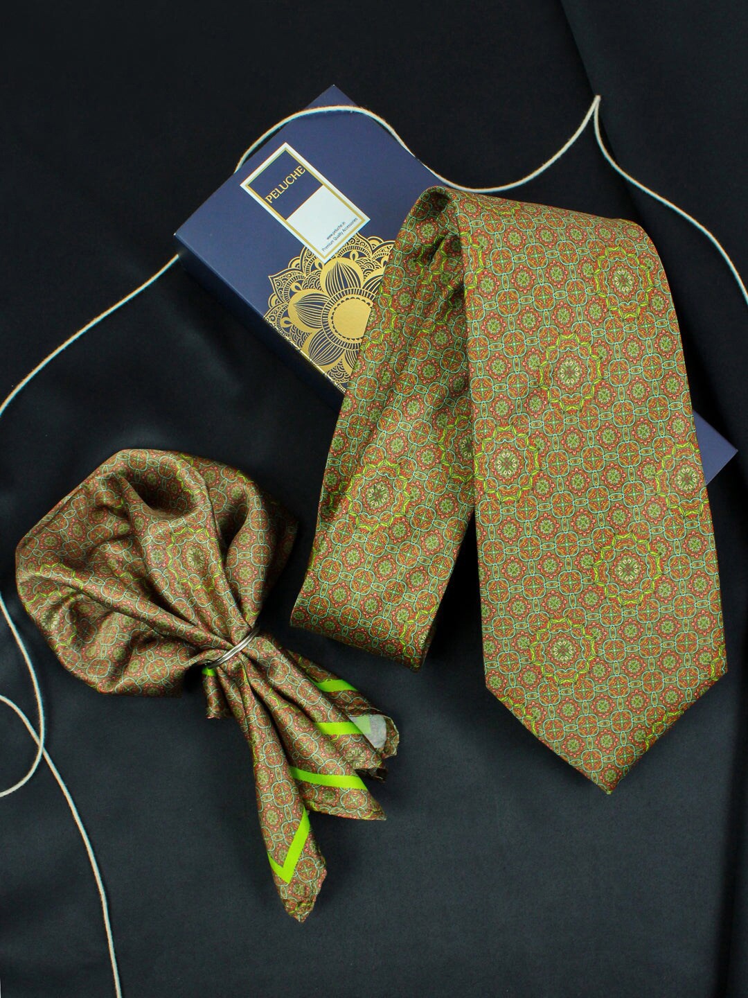 

PELUCHE Spring Bloom Men Green Neck Tie & Pocket Square Set