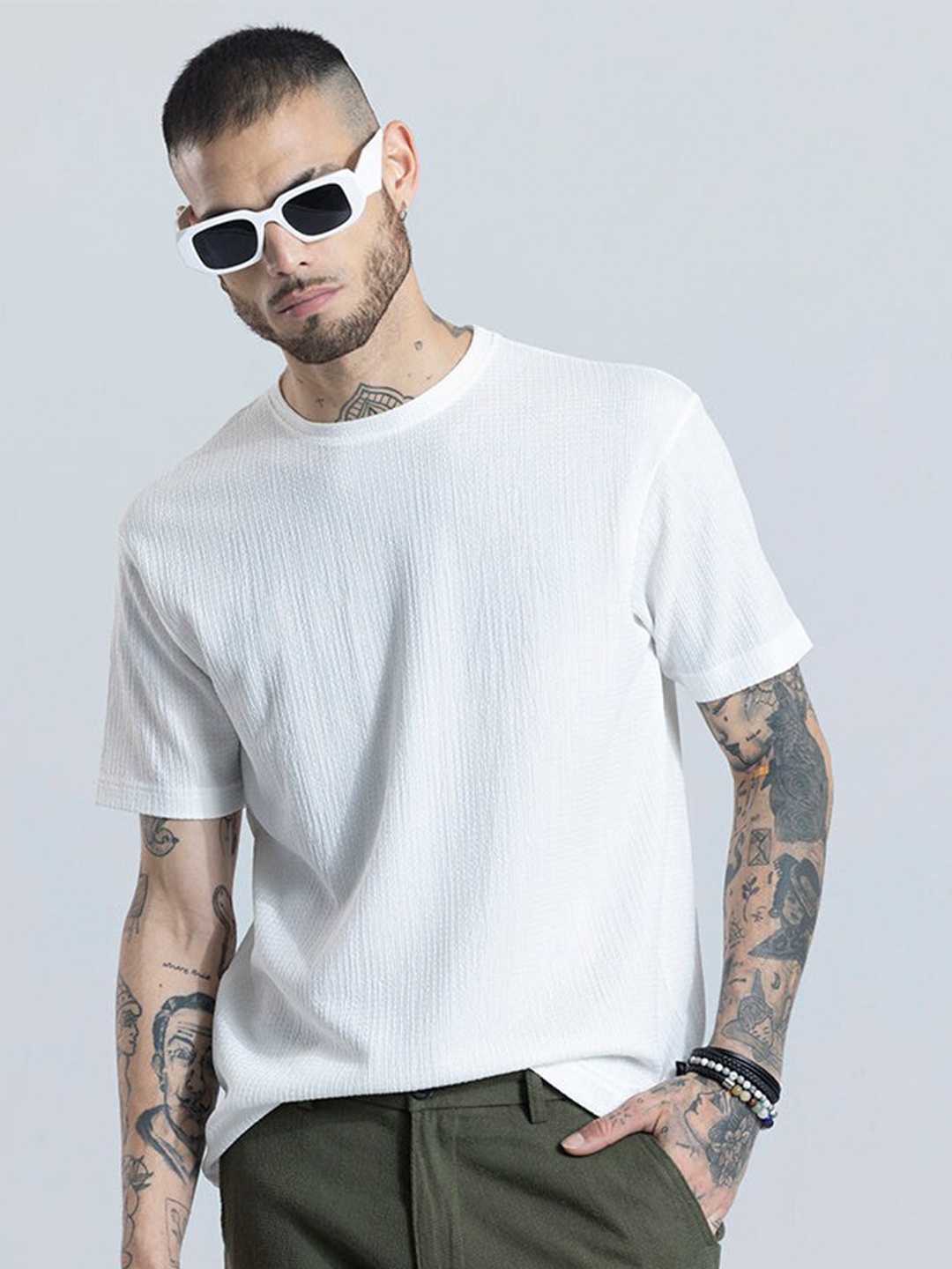 

Snitch White Self Design Round Neck Casual Slim Fit T-shirt