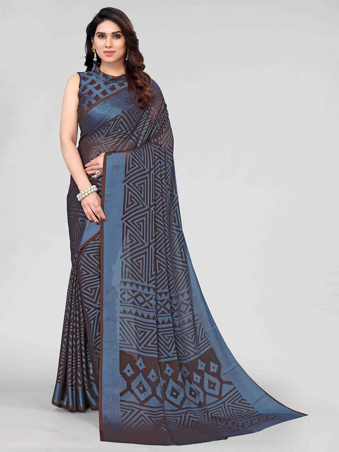 

HALFSAREE STUDIO Ethnic Motifs Woven Design Zari Saree, Black