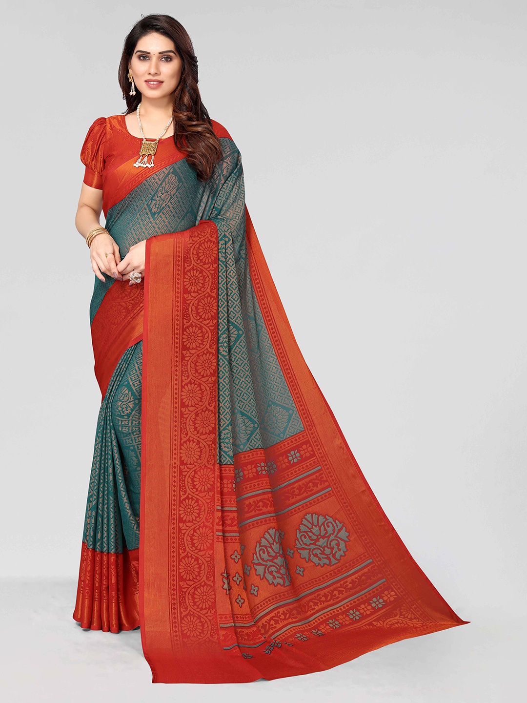 

HALFSAREE STUDIO Ethnic Motifs Woven Design Zari Saree, Green