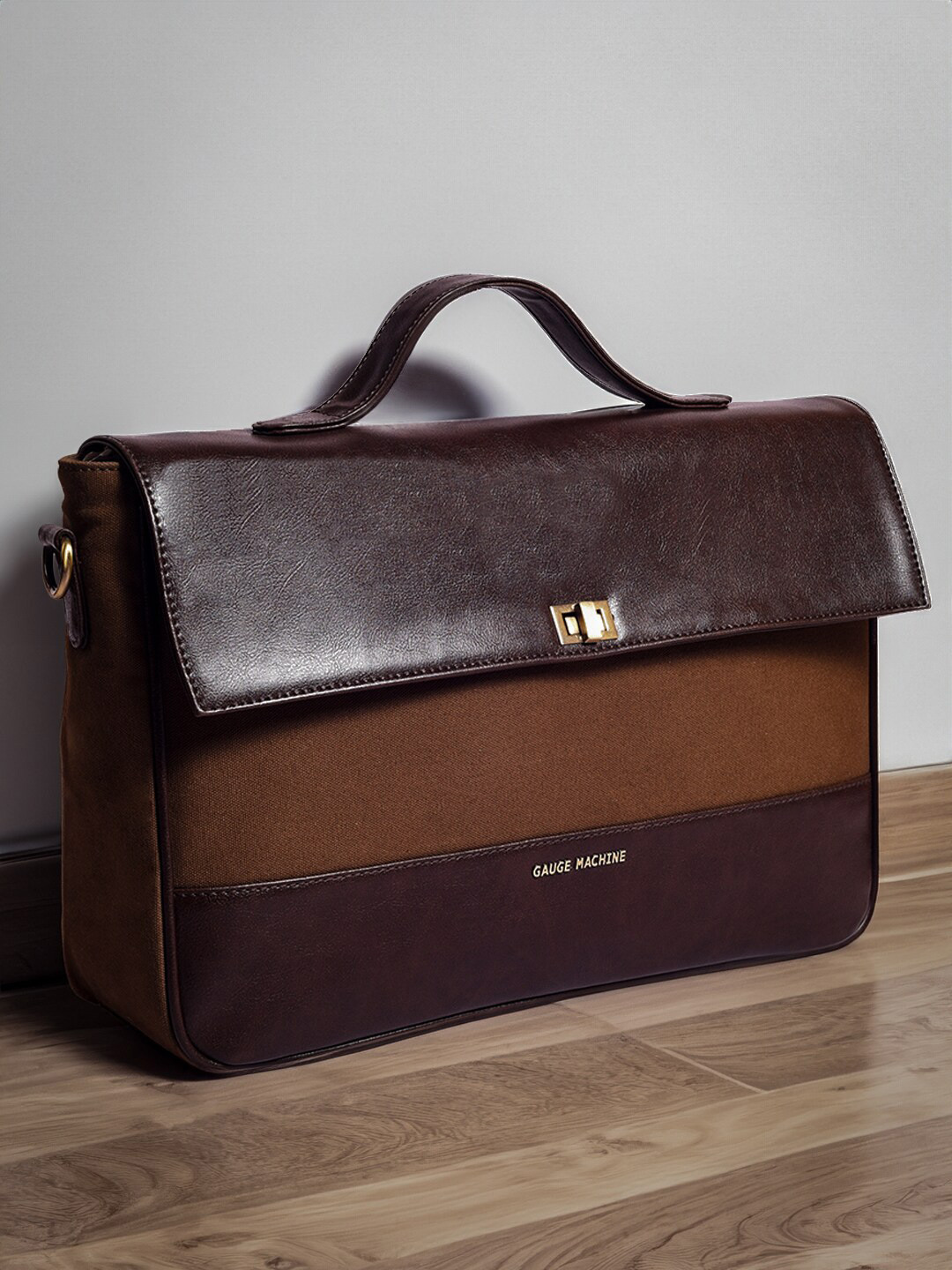 

Gauge Machine Unisex 16" Textured Flapped Portmanteau Laptop Bag, Brown