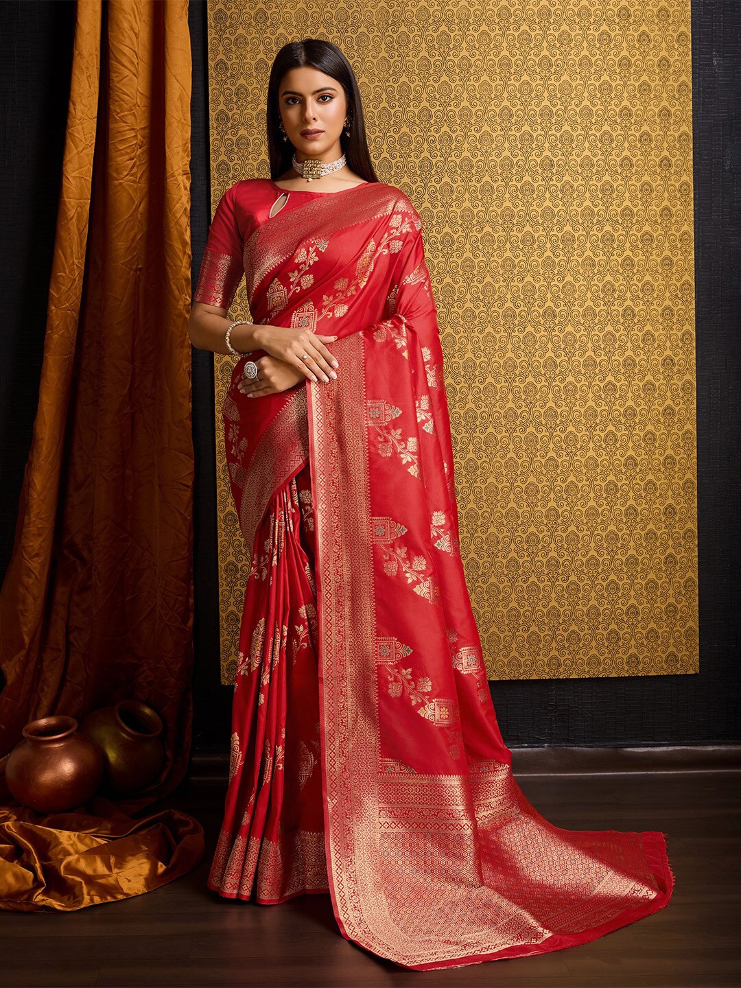 

Ishin Red Ethnic Motifs Woven Design Zari Banarasi Saree