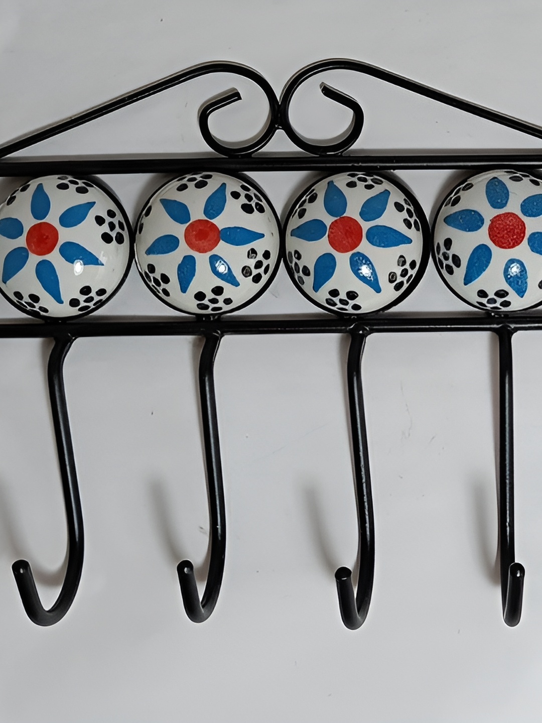 

INDIA MEETS INDIA White & Black Printed Wrought Hook