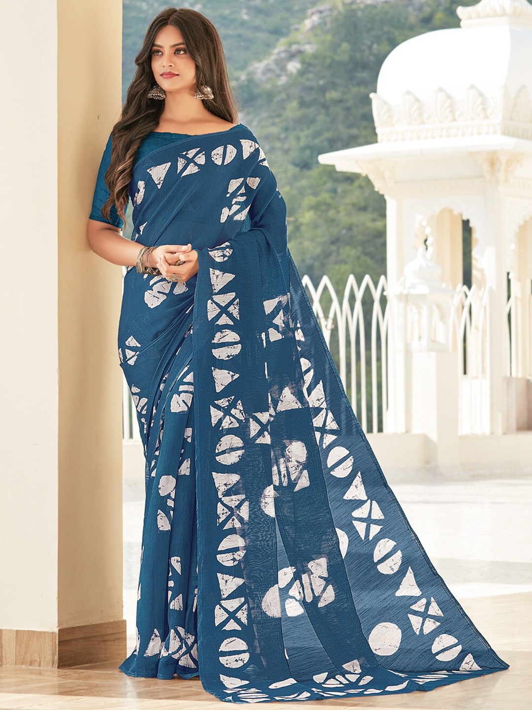 

Ishin Geometric Printed Saree, Blue