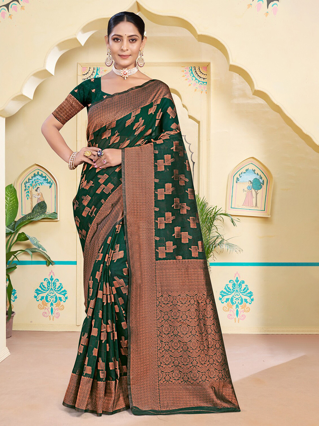 

Ishin Ethnic Motifs Woven Design Zari Saree, Green