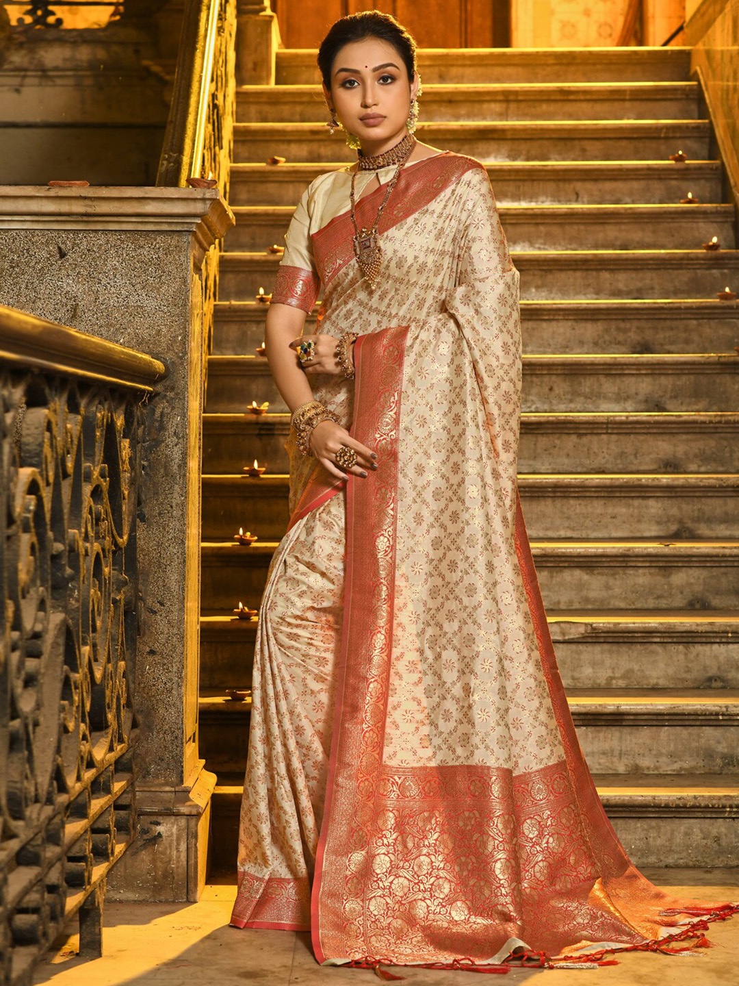 

Ishin Cream Geometric Woven Design Zari Banarasi Saree