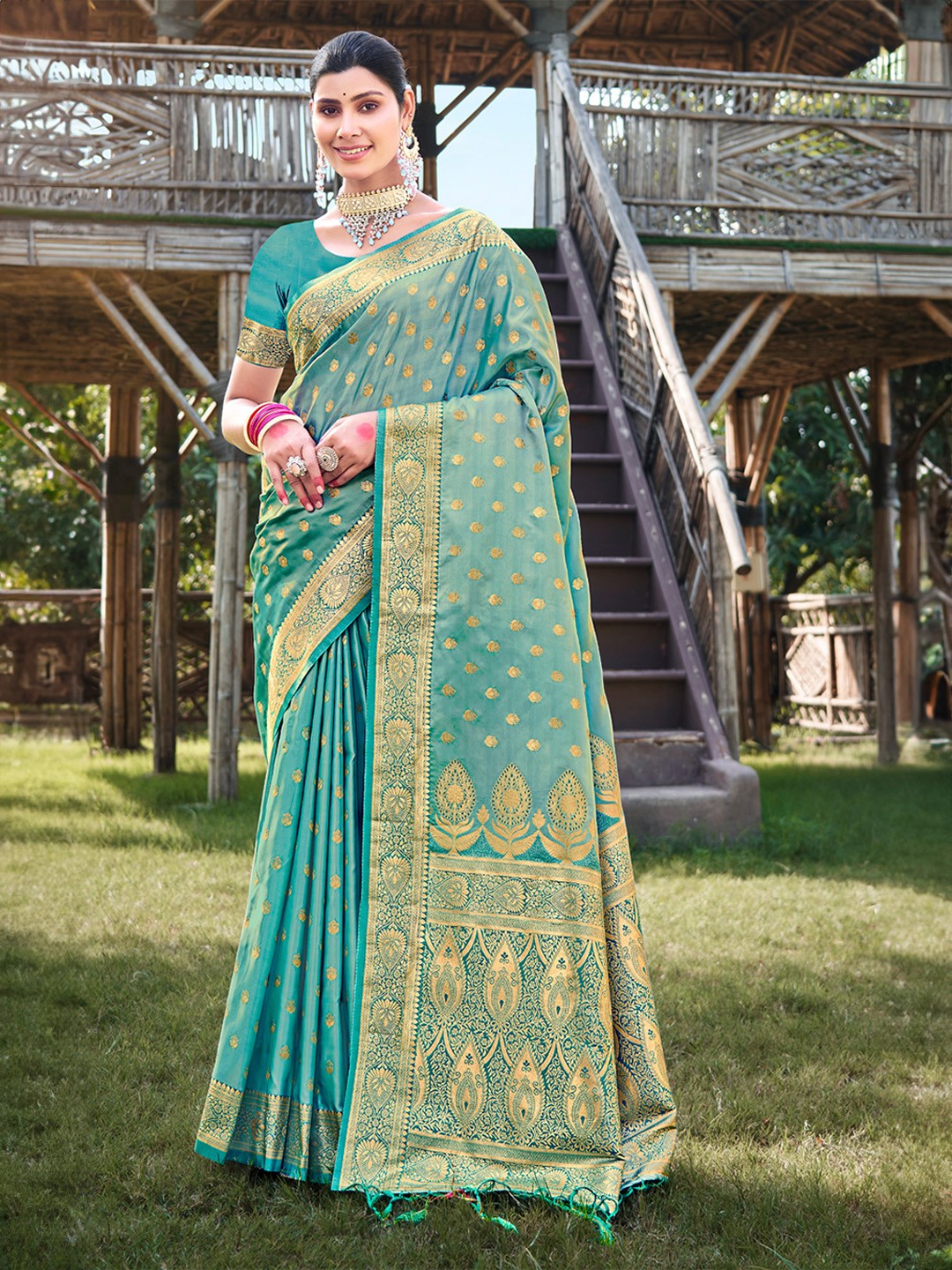

Ishin Floral Woven Design Zari Satin Saree, Sea green