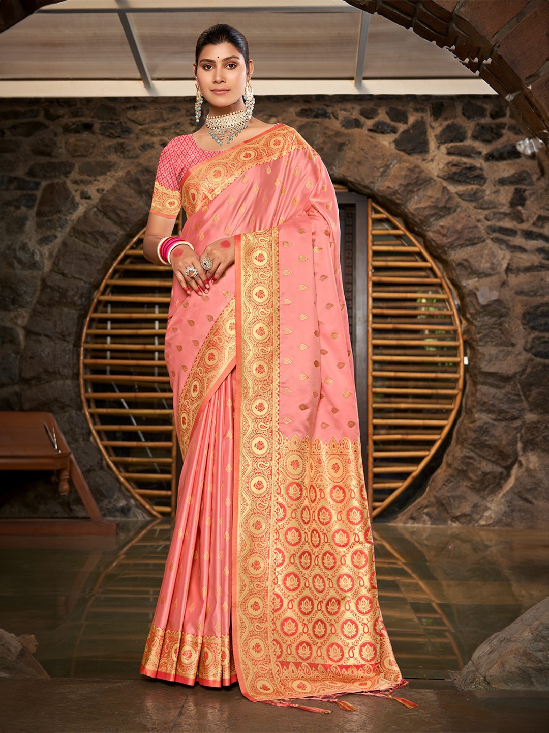 

Ishin Floral Woven Design Satin Saree, Peach
