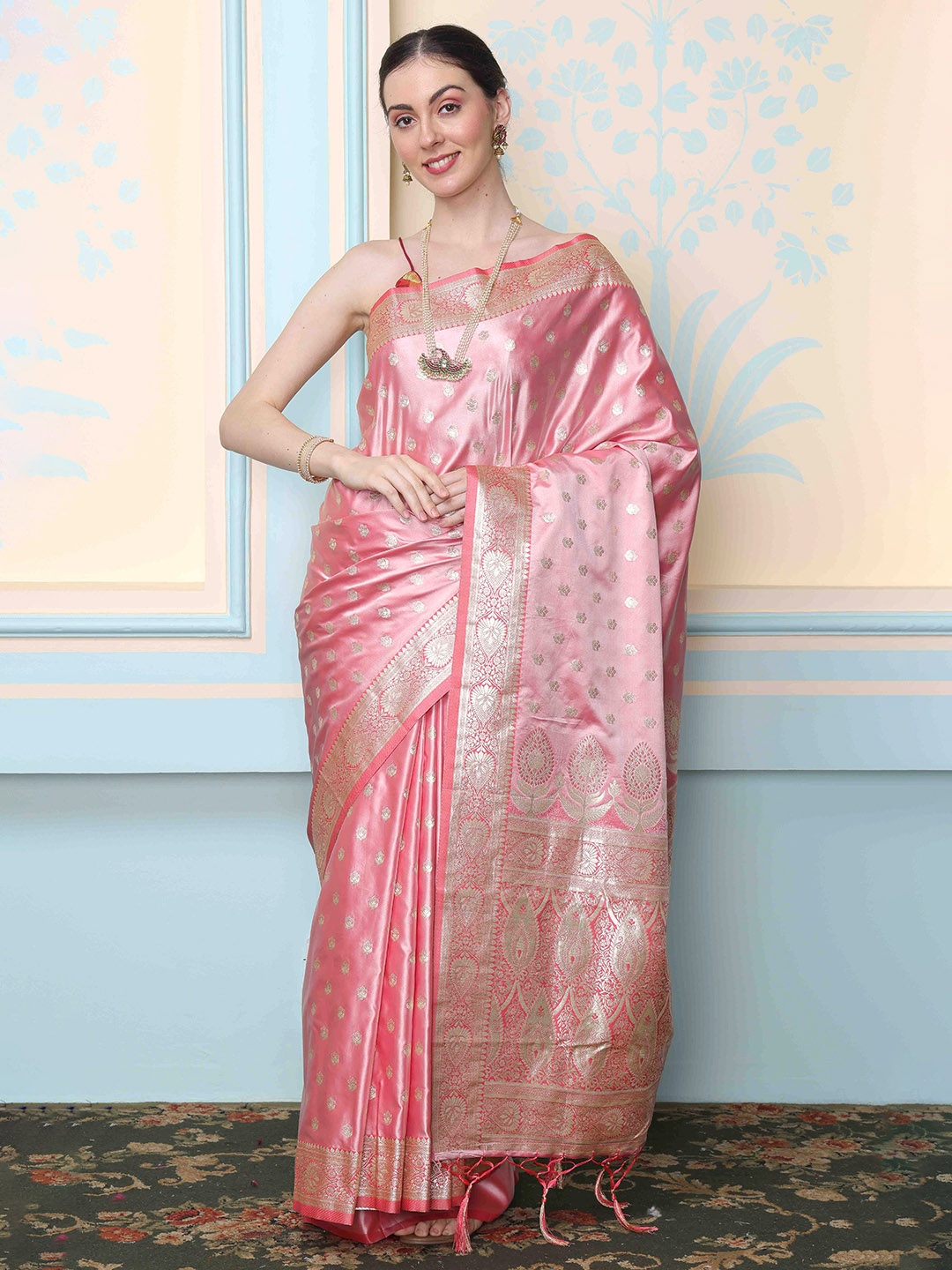 

Ishin Ethnic Motifs Woven Design Zari Satin Saree, Peach
