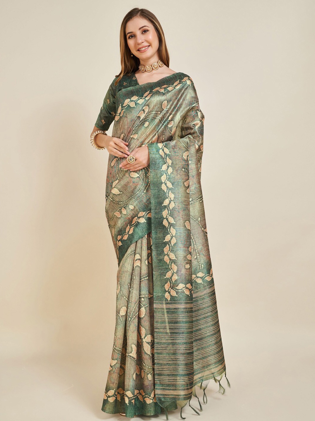 

Ishin Olive Green Floral Printed Saree