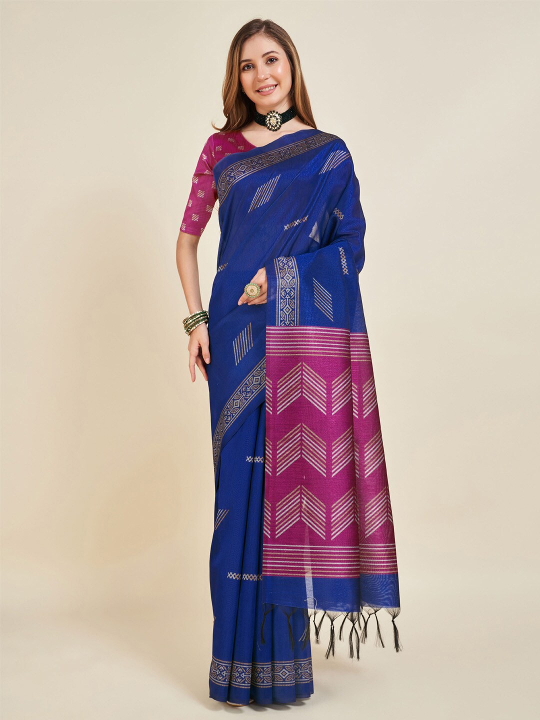 

Ishin Geometric Printed Saree, Blue