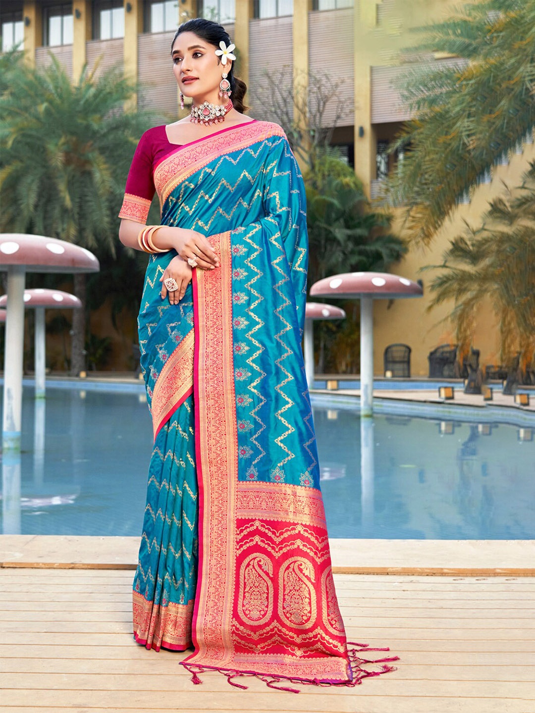 

Ishin Geometric Woven Design Zari Banarasi Saree, Blue