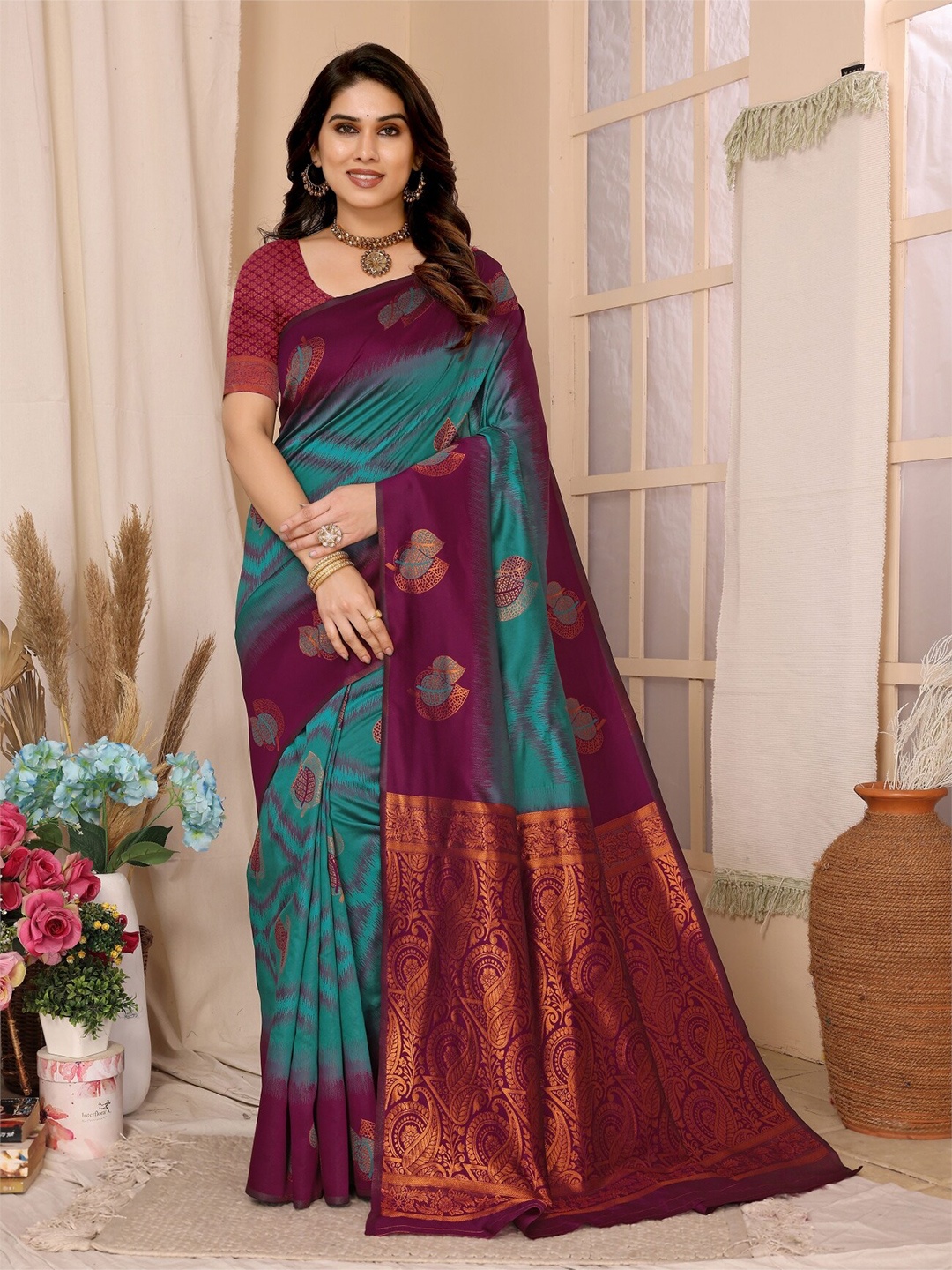 

vj fashion Floral Woven Design Zari Kanjeevaram Saree, Green
