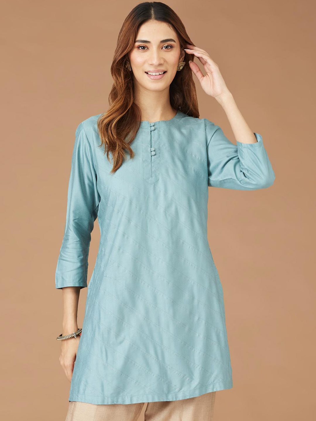 

Fabindia Round Neck Short Straight Kurta, Blue