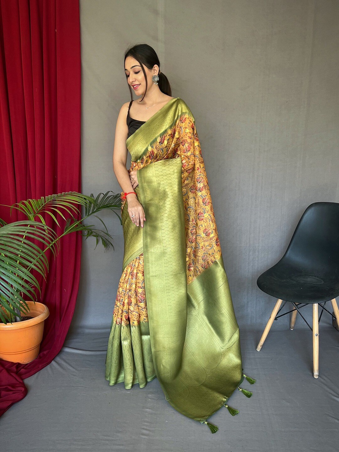 

SGF11 Woven Design Pure Zari Heavy Work Kanjeevaram Silk Saree, Green