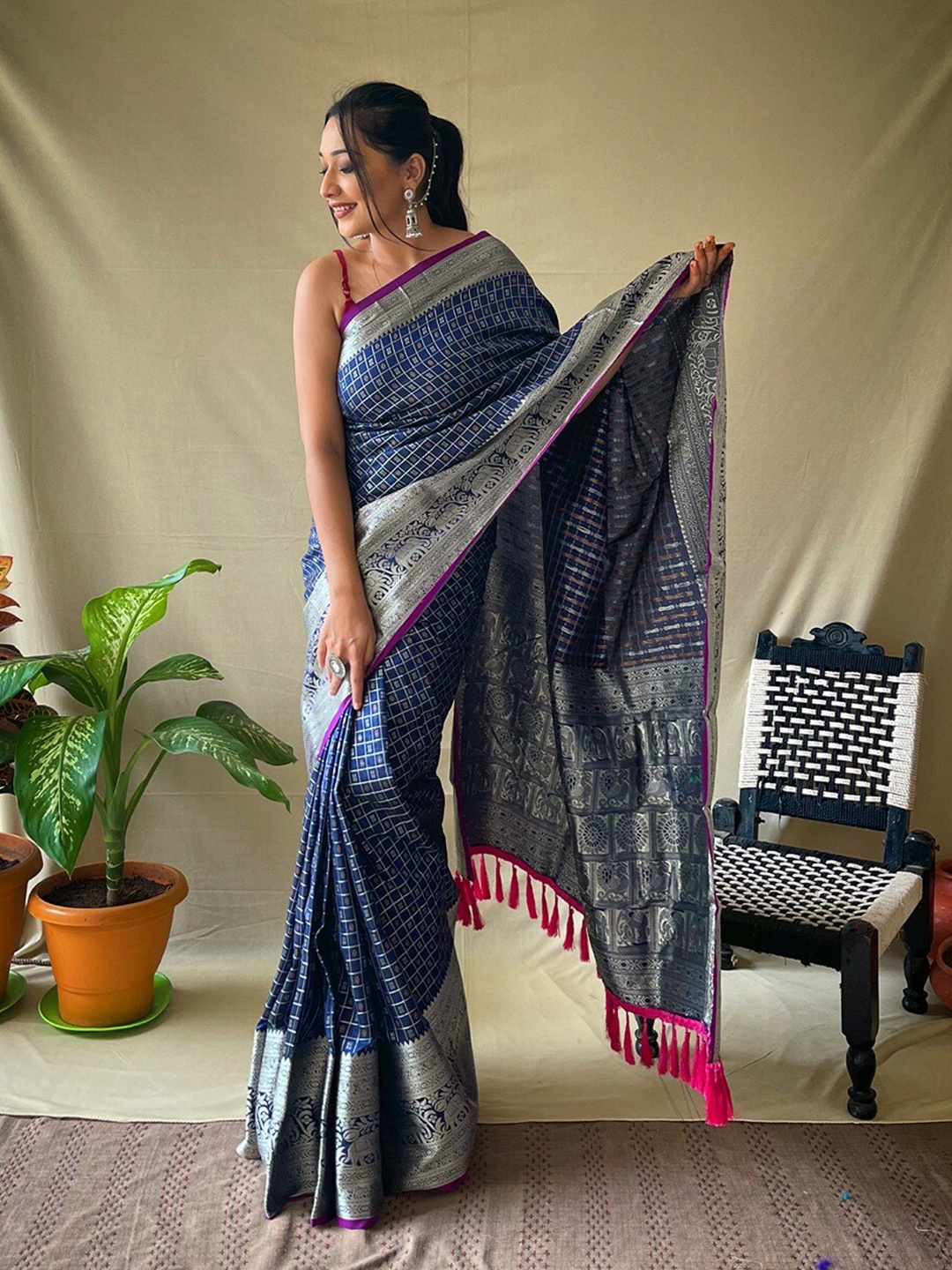 

SGF11 Woven Design Pure Zari Heavy Work Kanjeevaram Silk Saree, Blue