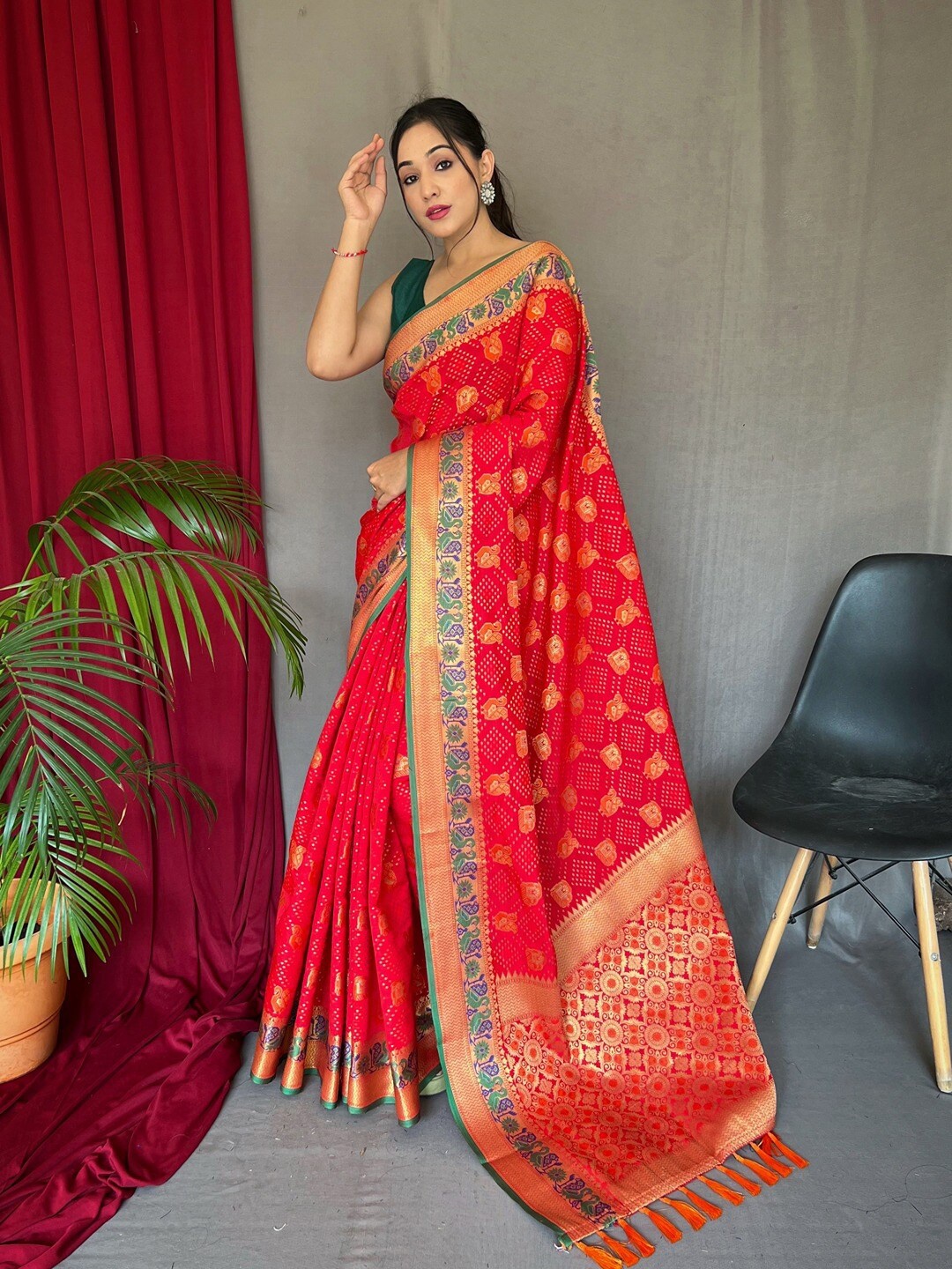 

SGF11 Woven Design Heavy Zari Work Kanjeevaram Patola Silk Saree, Red