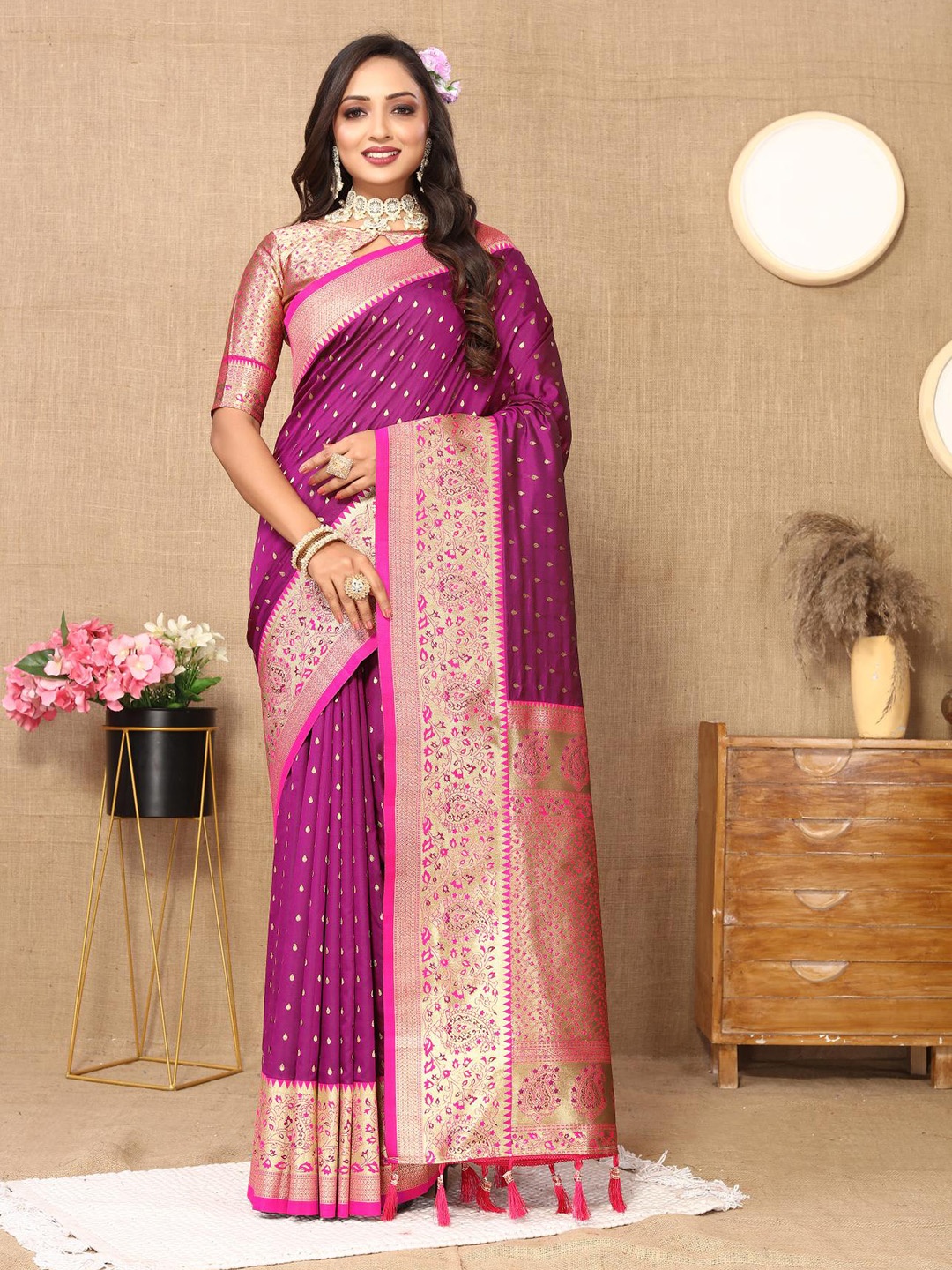 

PATIALAPICKS Woven Design Zari Pure Silk Paithani Saree, Magenta