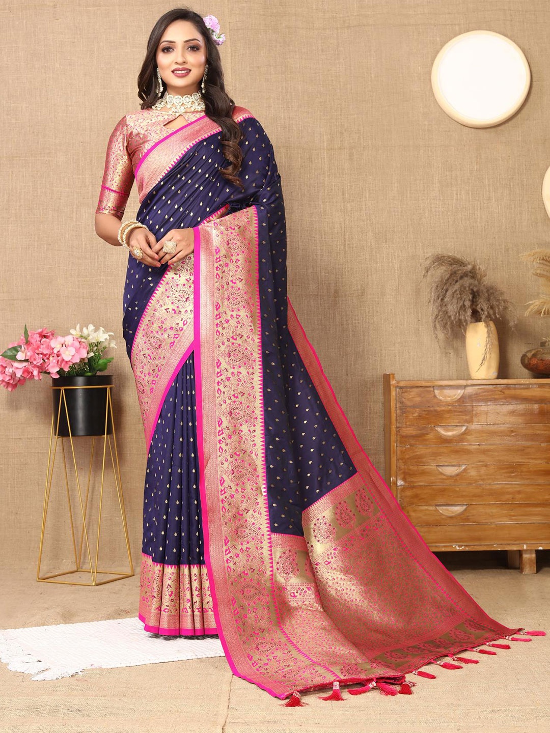 

PATIALAPICKS Woven Design Zari Pure Silk Paithani Saree, Navy blue