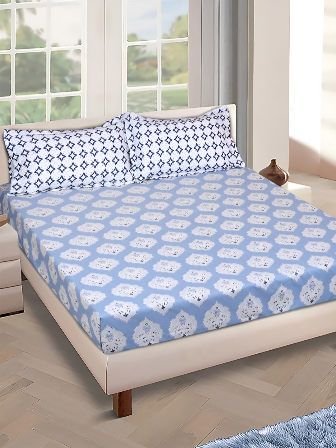 

ROMEE Blue & White Ethnic Motifs Printed 144 TC Cotton Queen Bedsheet with 2 Pillow Covers