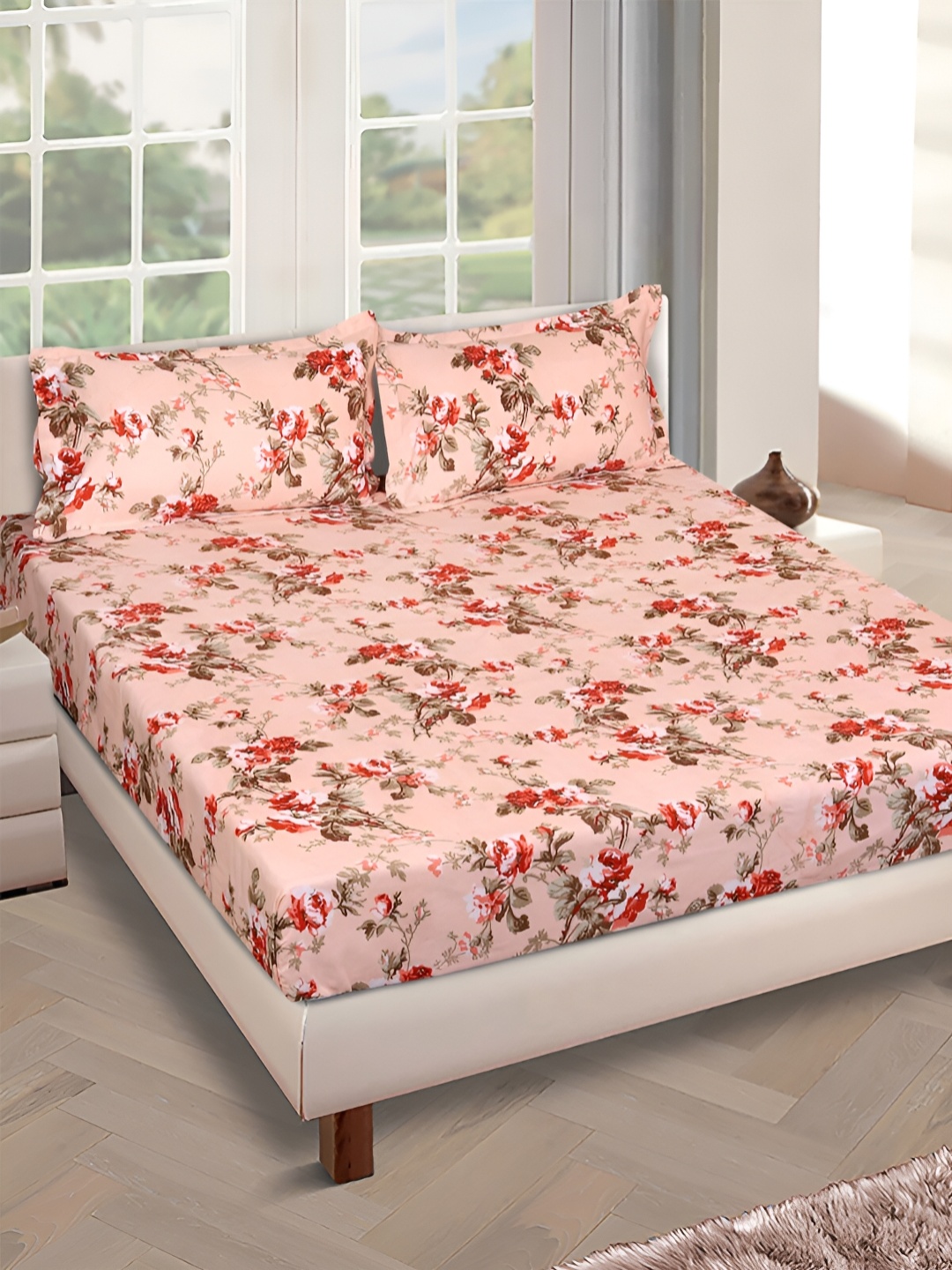 

ROMEE Peach-Coloured & Red Floral Printed 150 TC Queen Bedsheet with 2 Pillow Covers