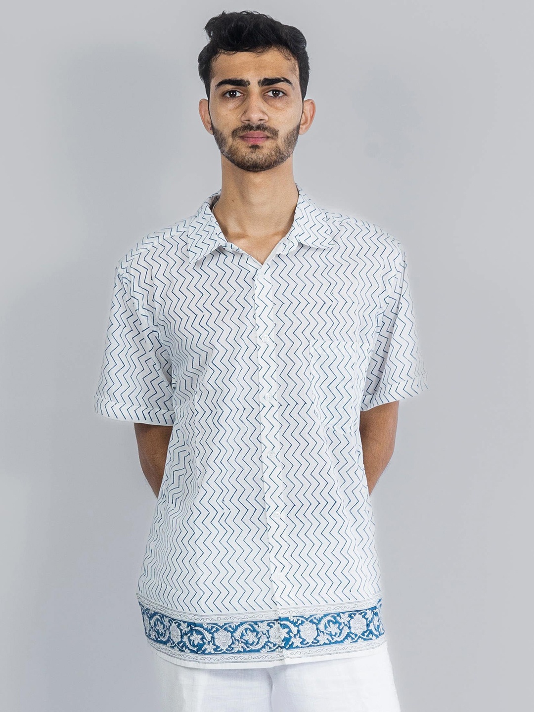 

INDIKA Geometric Printed Half Sleeves Casual Shirt, White