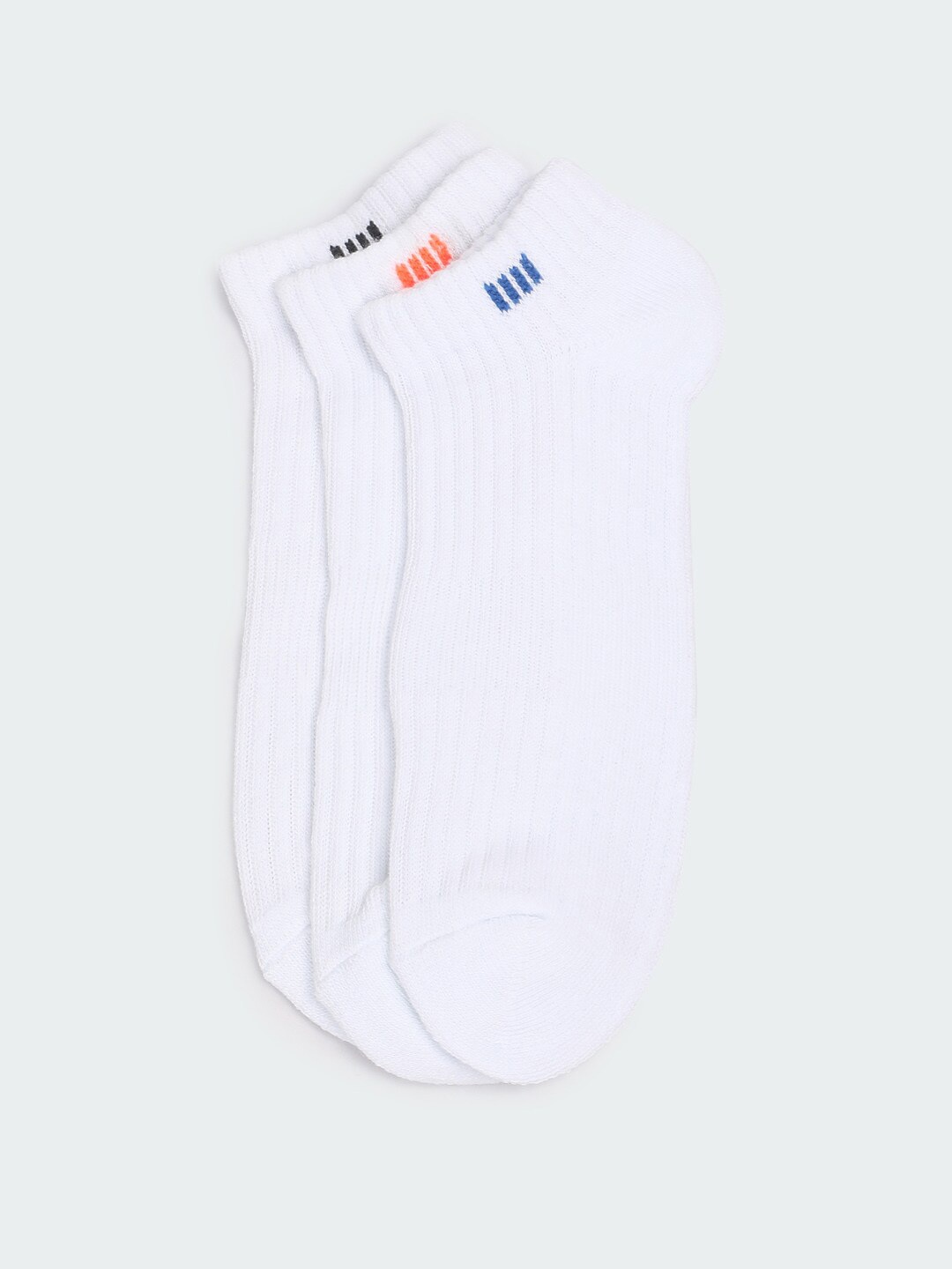 

max Men Pack Of 3 Ankle Length Socks, White