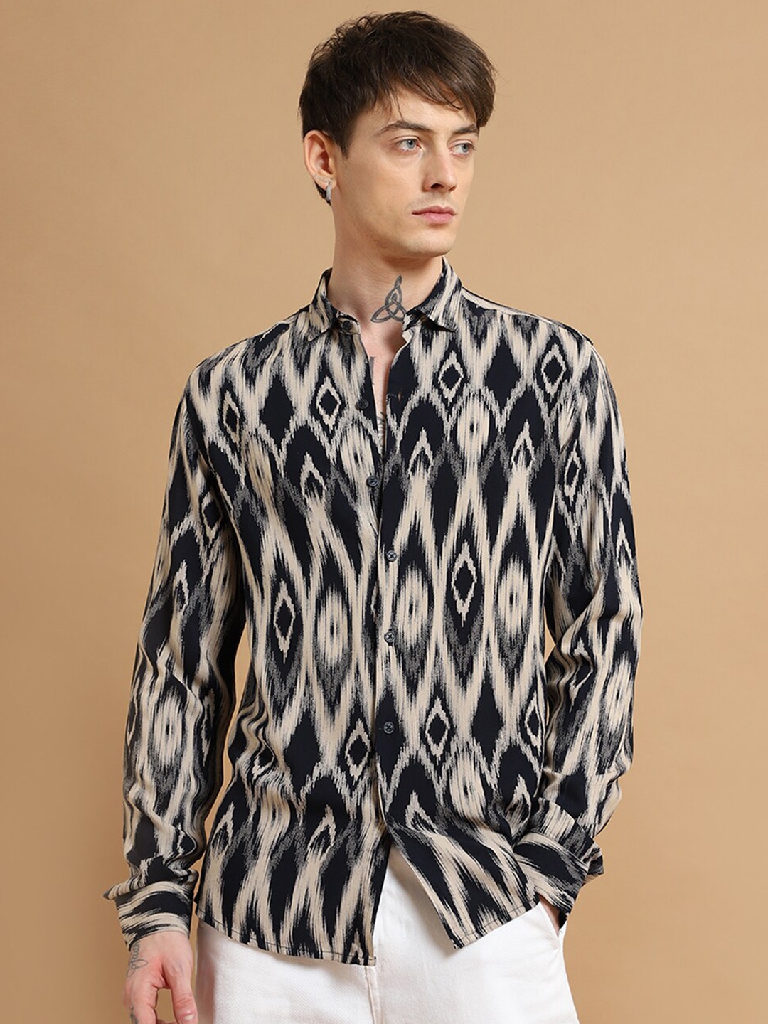 

Banana Club Classic Geometric Printed Spread Collar Shirt, Black