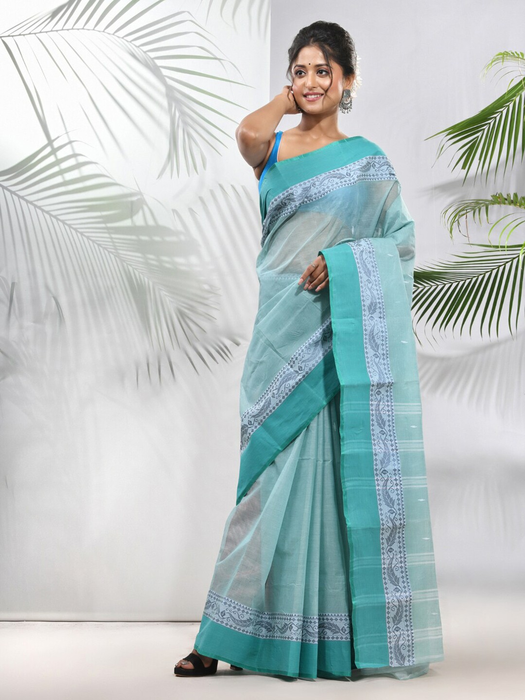 

Charukriti Striped Pure Cotton Taant Saree, Green