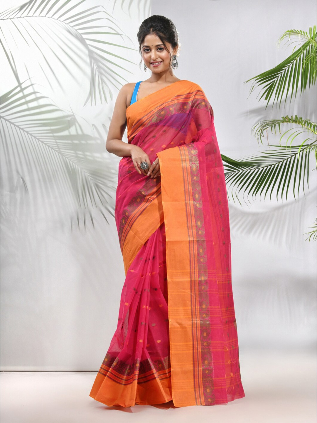 

Charukriti Geometric Woven Design Pure Cotton Taant Saree, Fuchsia