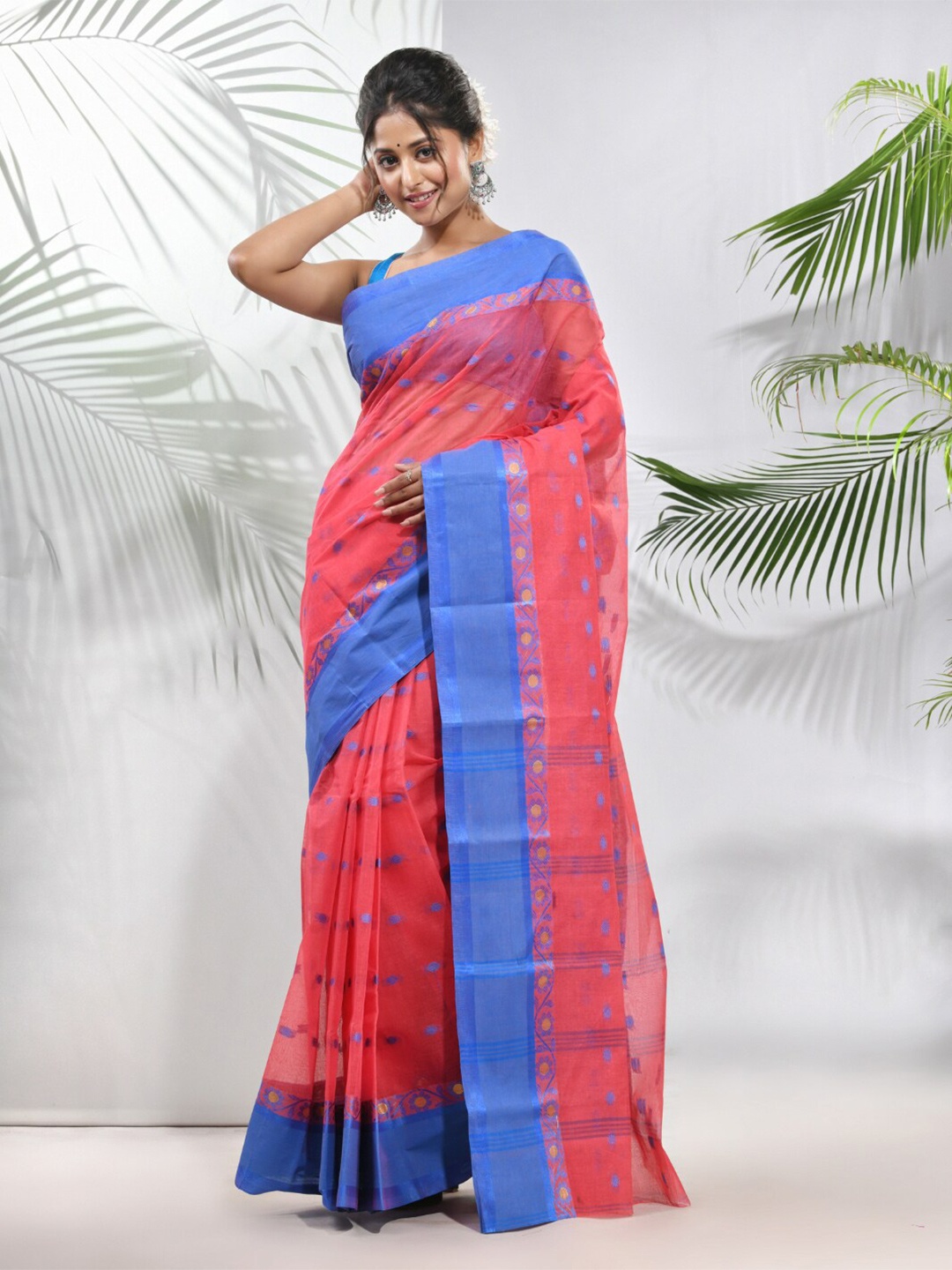

Charukriti Ethnic Motifs Pure Cotton Taant Saree, Red