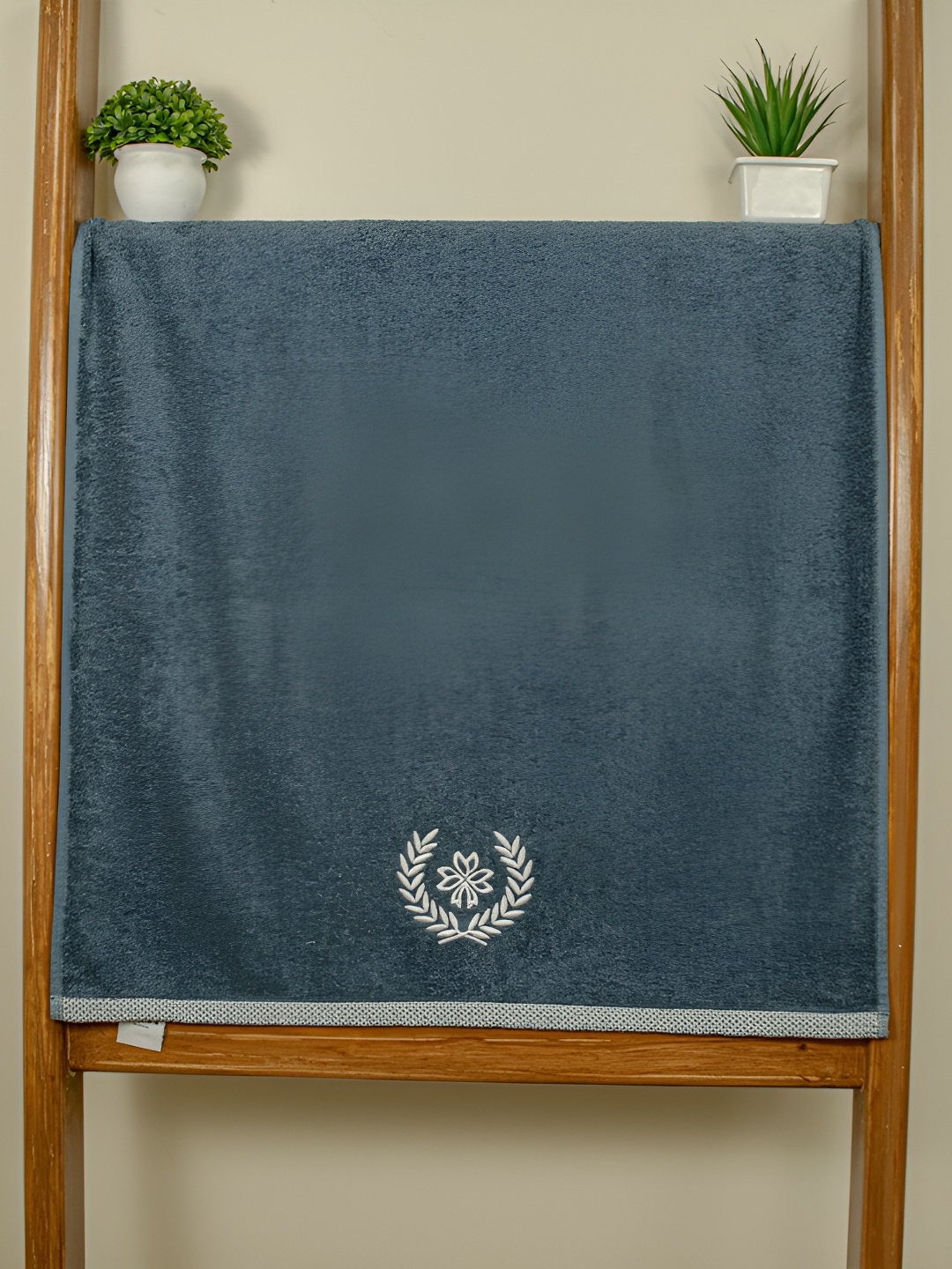 

Aura Blue Bamboo 500 GSM Large Bath Towel