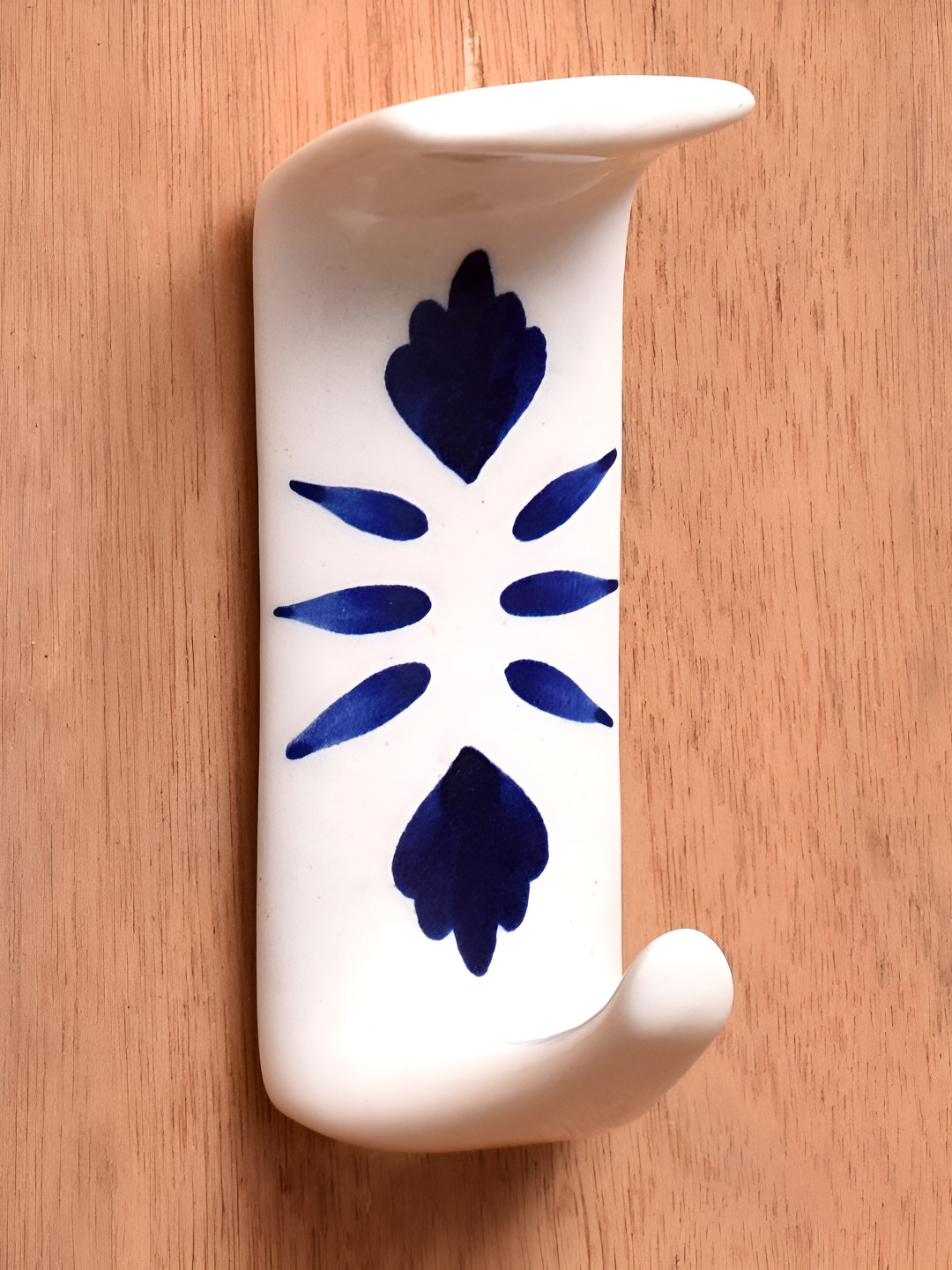 

Indianshelf White & Blue Floral Printed Ceramic Wall Hook Key Holder