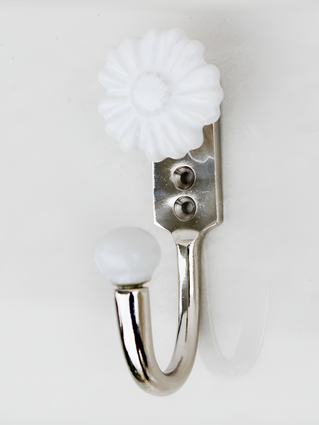 

Indianshelf White Daisy Wall Hooks Key Holder