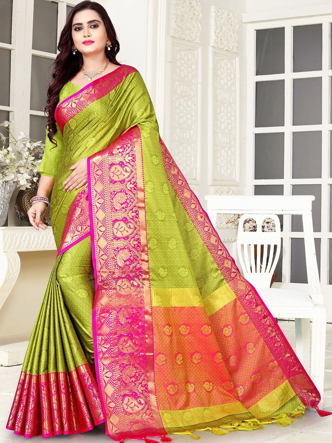 

V3 FASHION STUDIO Ethnic Motifs Woven Design Zari Pure Silk Banarasi Saree, Green