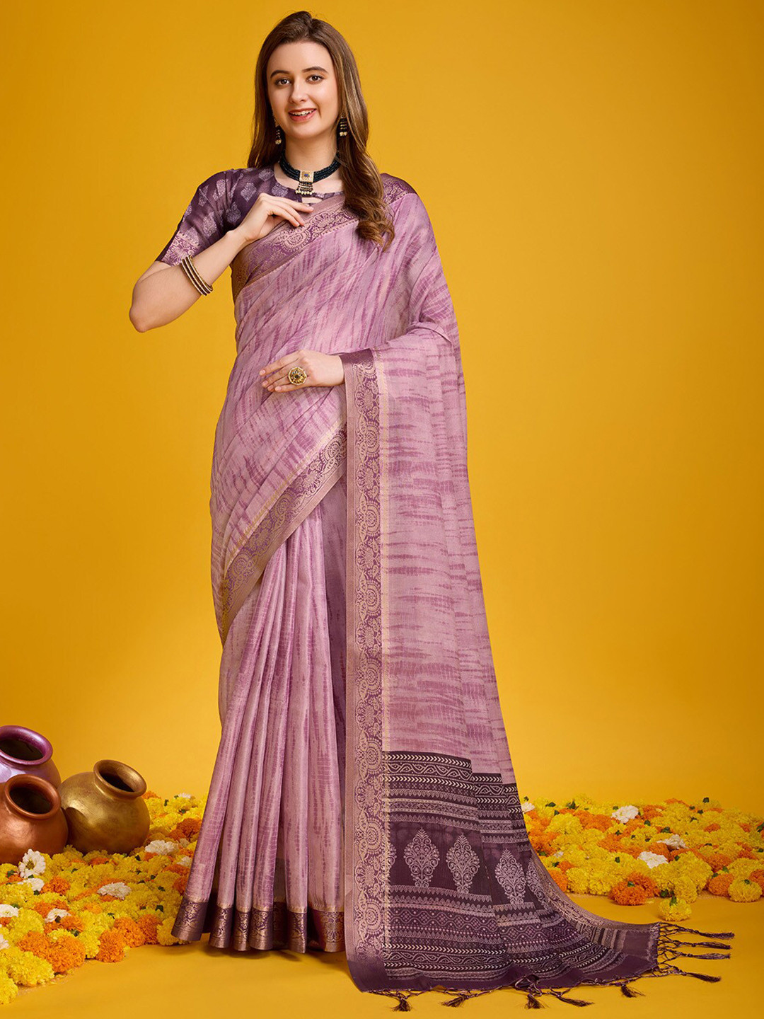 

Ishin Tie and Dye Woven Design Zari Saree, Pink