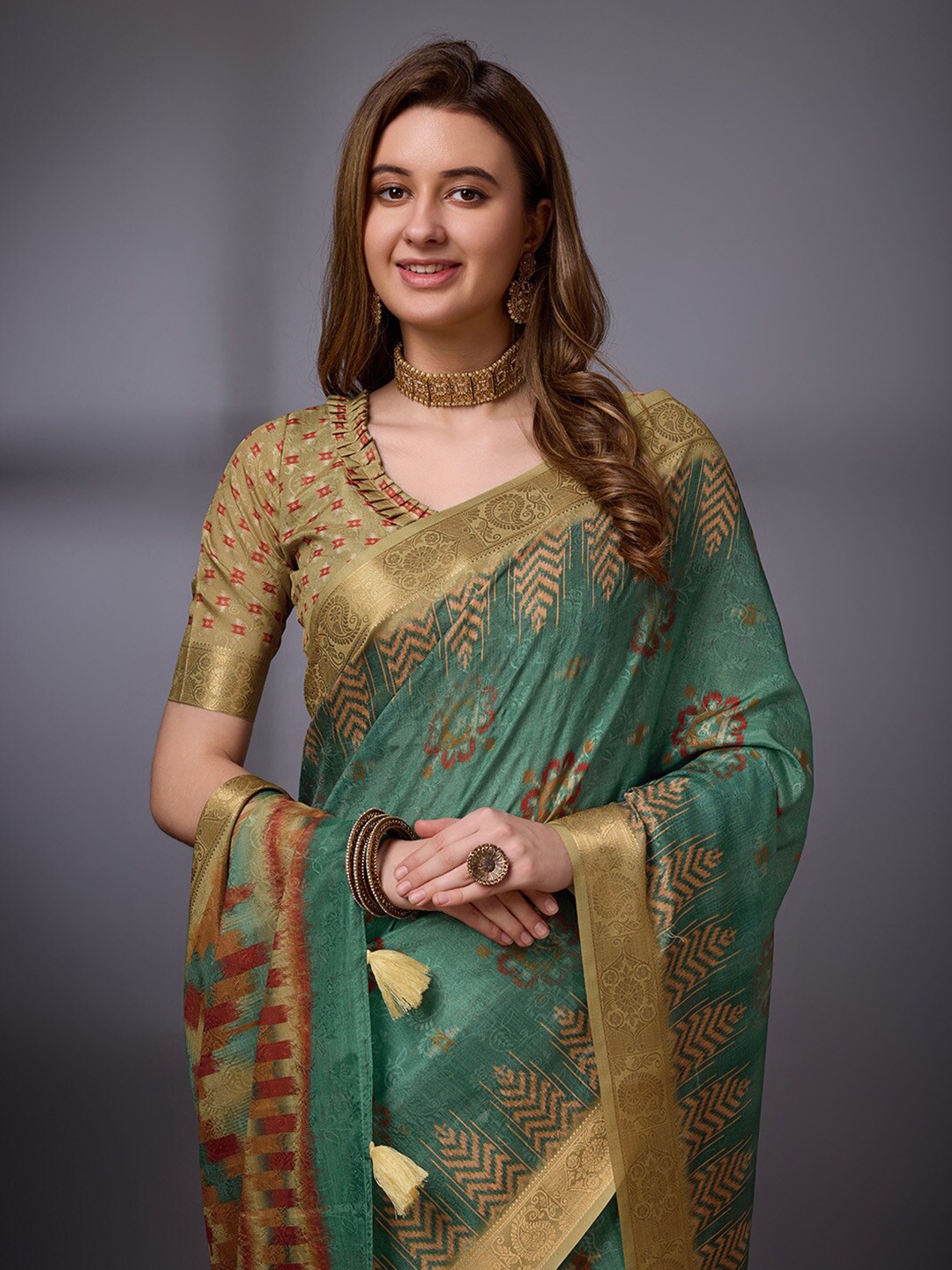 

Ishin Floral Printed Woven Design Zari Saree, Sea green