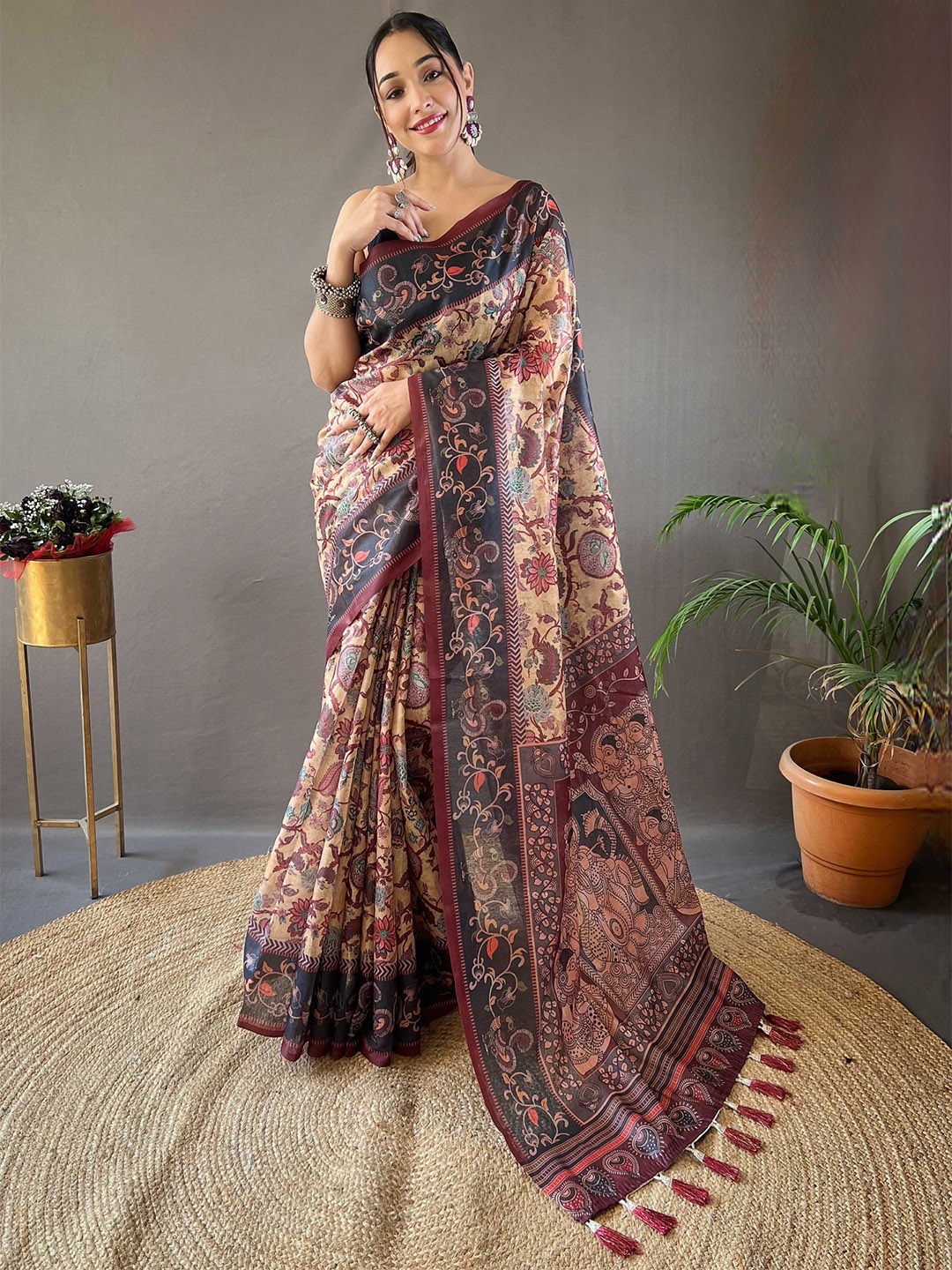 

Mitera Kalamkari Printed Saree, Beige
