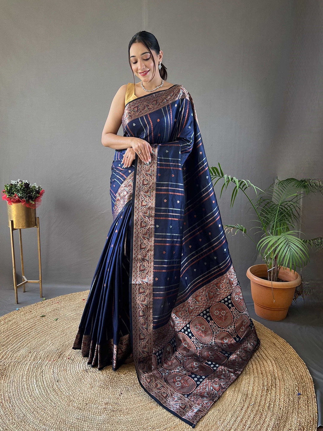 

Mitera Striped Woven Design Zari Banarasi Saree, Navy blue