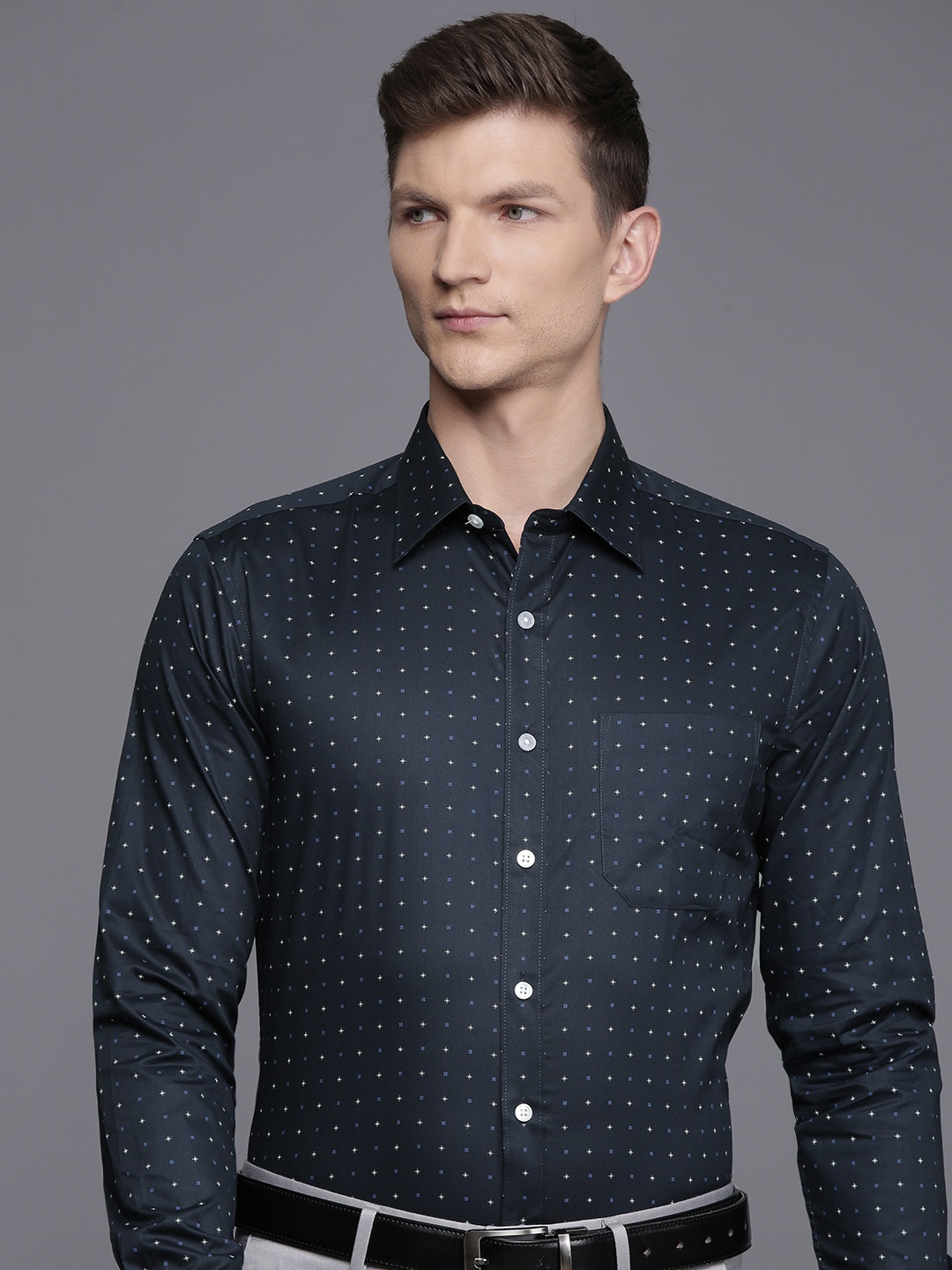 

Louis Philippe Pure Cotton Slim Fit Geometric Printed Formal Shirt, Navy blue
